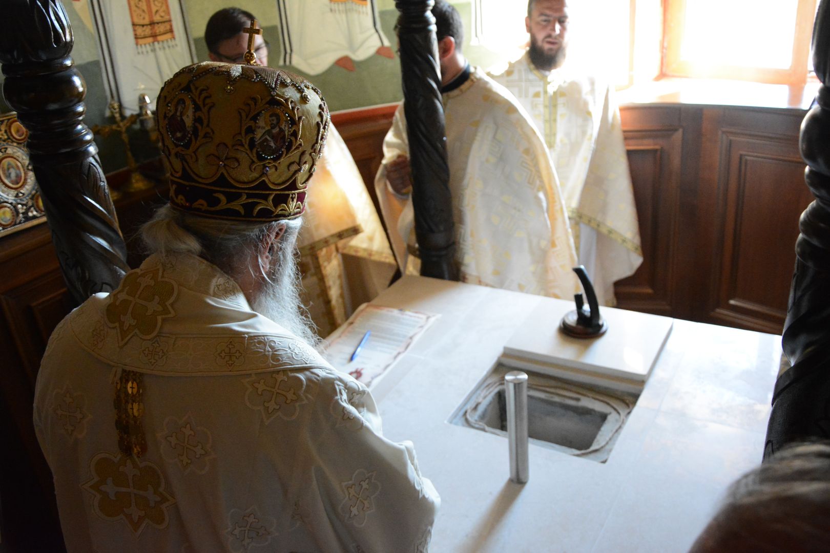 Biserica din Moimești, închinată Sfintei Parascheva, a fost sfințită de IPS Teofan