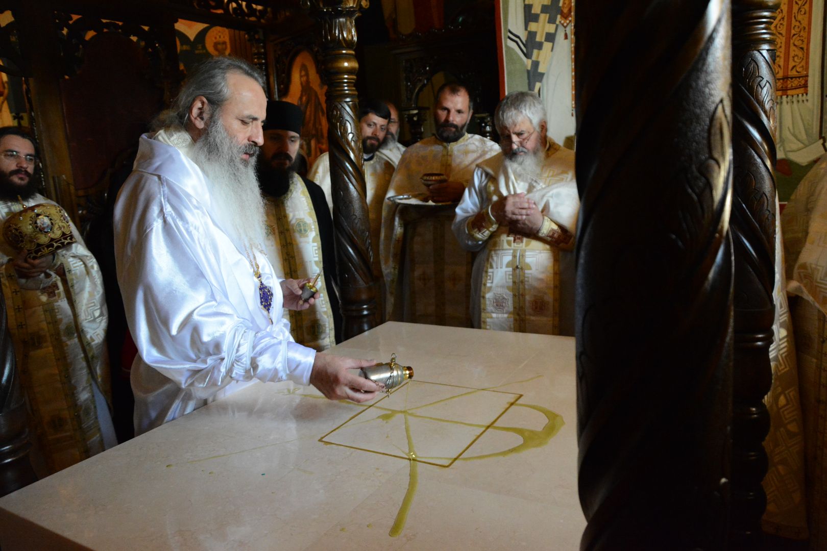 Biserica din Moimești, închinată Sfintei Parascheva, a fost sfințită de IPS Teofan