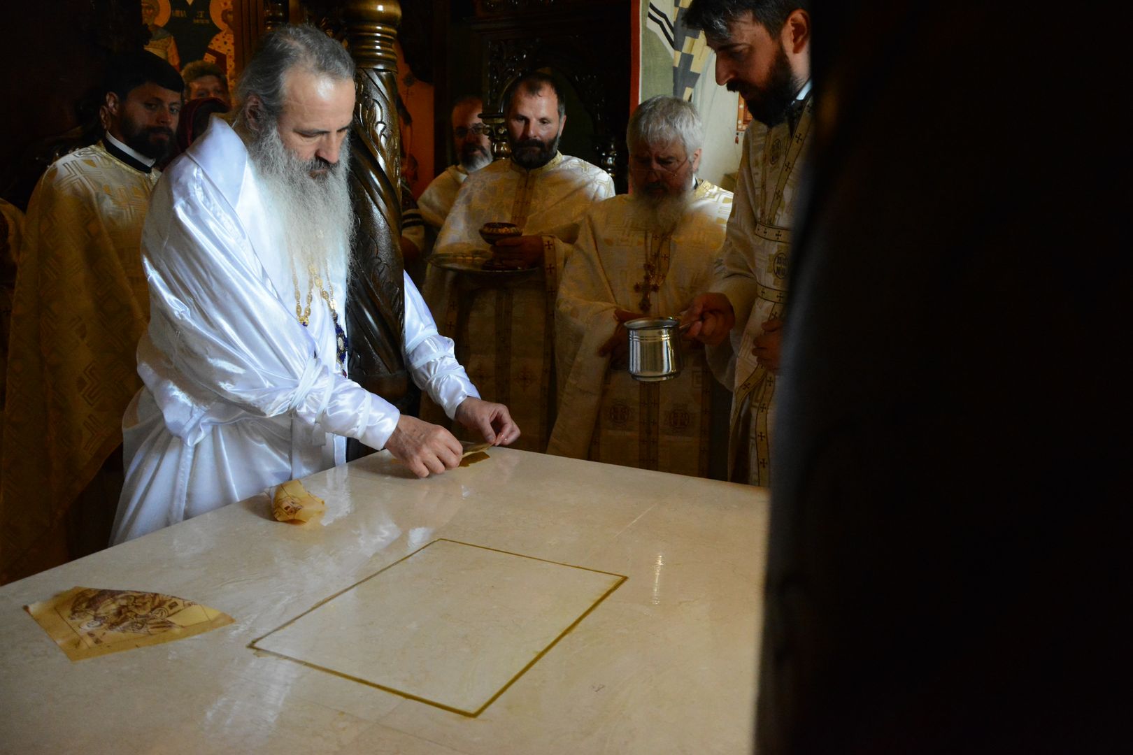 Biserica din Moimești, închinată Sfintei Parascheva, a fost sfințită de IPS Teofan