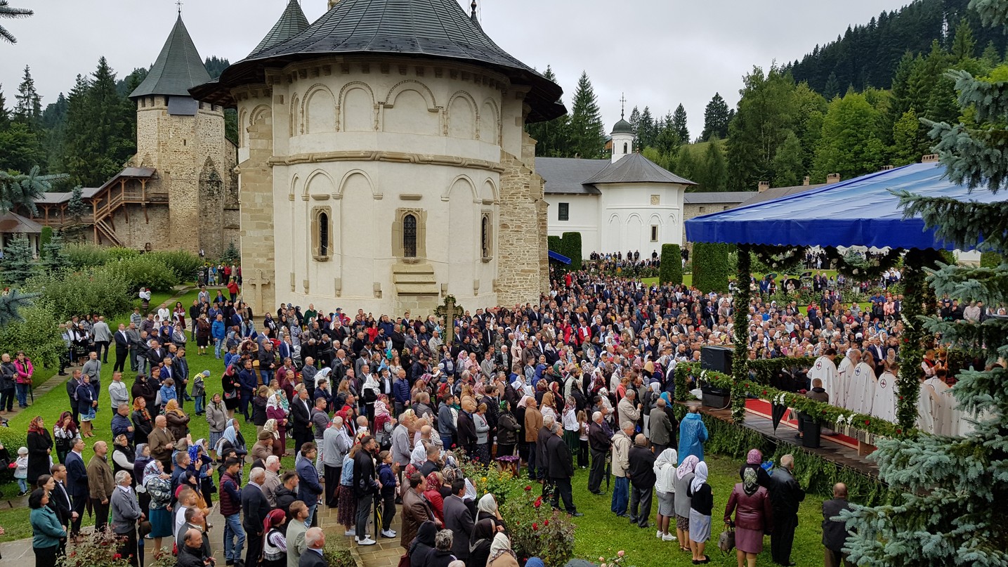 Hramul cel mare al Putnei: „O numim Maica Domnului și avem credință că este și Maica noastră a tuturor”