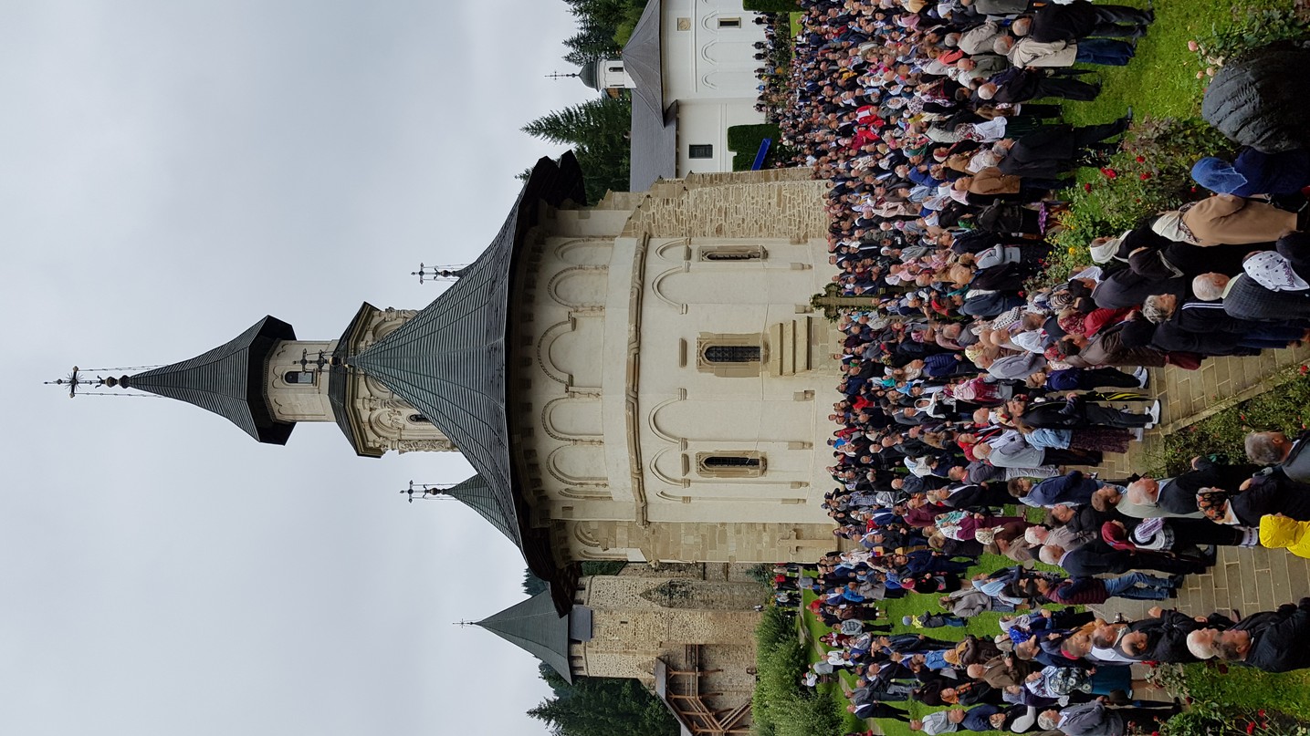 Hramul cel mare al Putnei: „O numim Maica Domnului și avem credință că este și Maica noastră a tuturor”