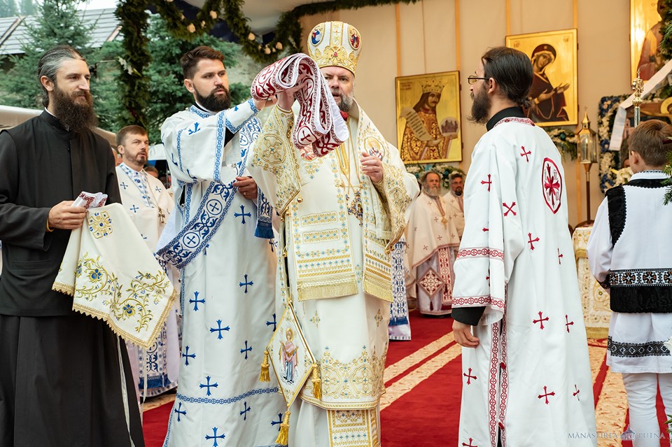 Hramul cel mare al Putnei: „O numim Maica Domnului și avem credință că este și Maica noastră a tuturor”