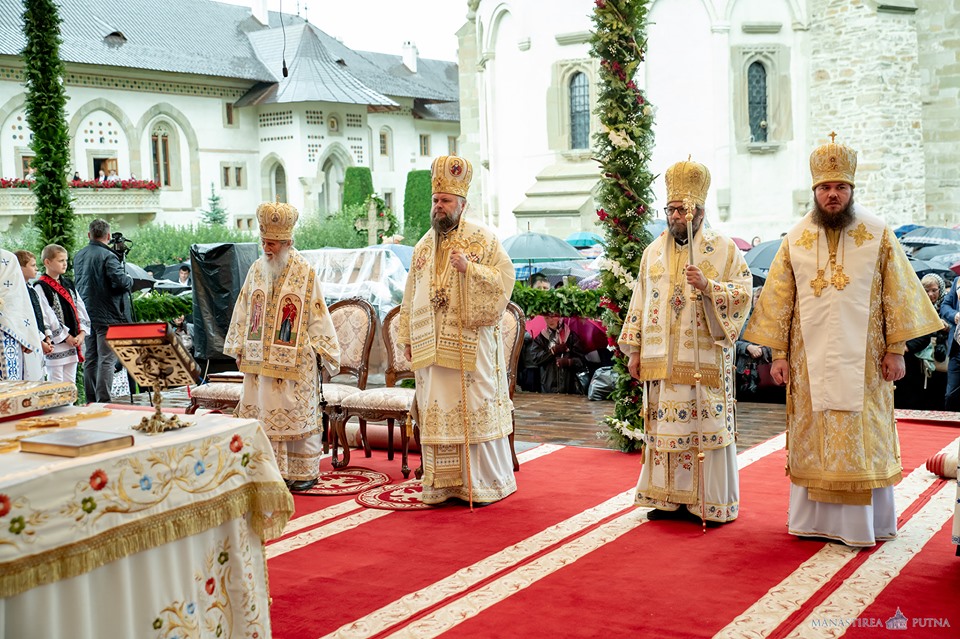 Hramul cel mare al Putnei: „O numim Maica Domnului și avem credință că este și Maica noastră a tuturor”