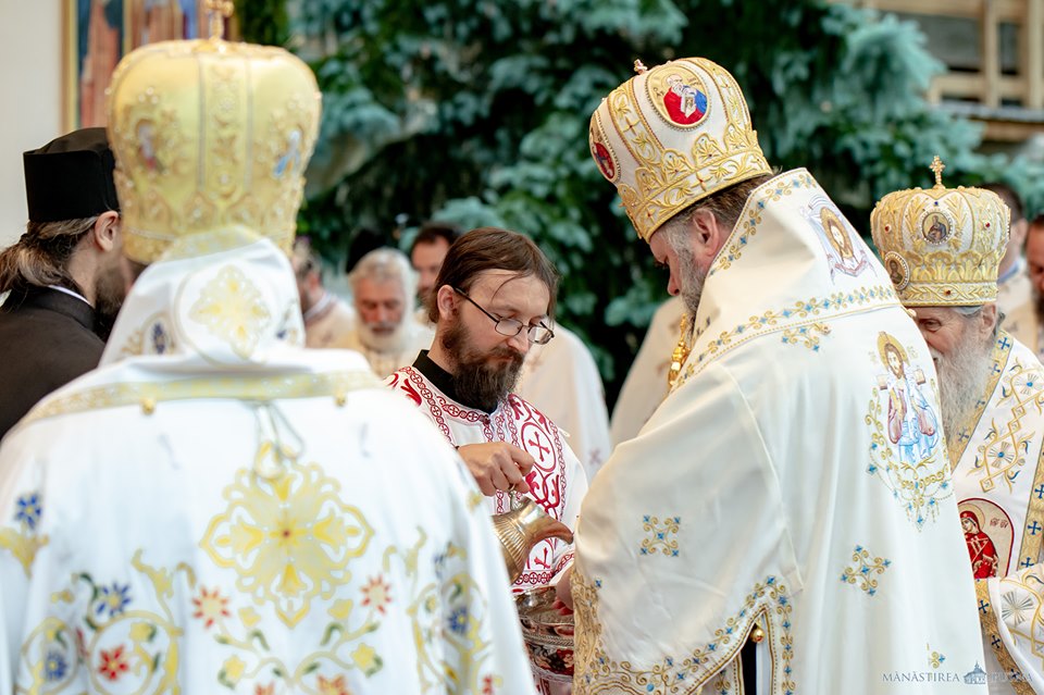 Hramul cel mare al Putnei: „O numim Maica Domnului și avem credință că este și Maica noastră a tuturor”