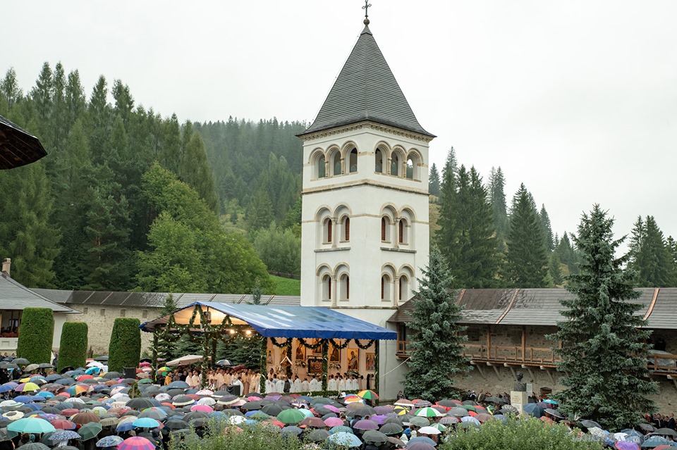 Hramul cel mare al Putnei: „O numim Maica Domnului și avem credință că este și Maica noastră a tuturor”