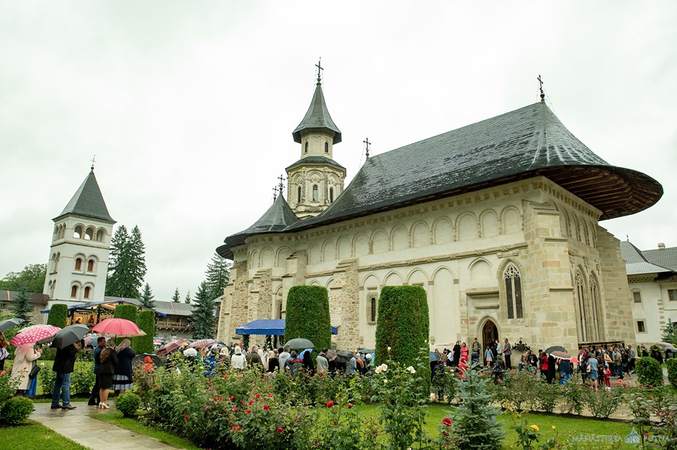 Hramul cel mare al Putnei: „O numim Maica Domnului și avem credință că este și Maica noastră a tuturor”