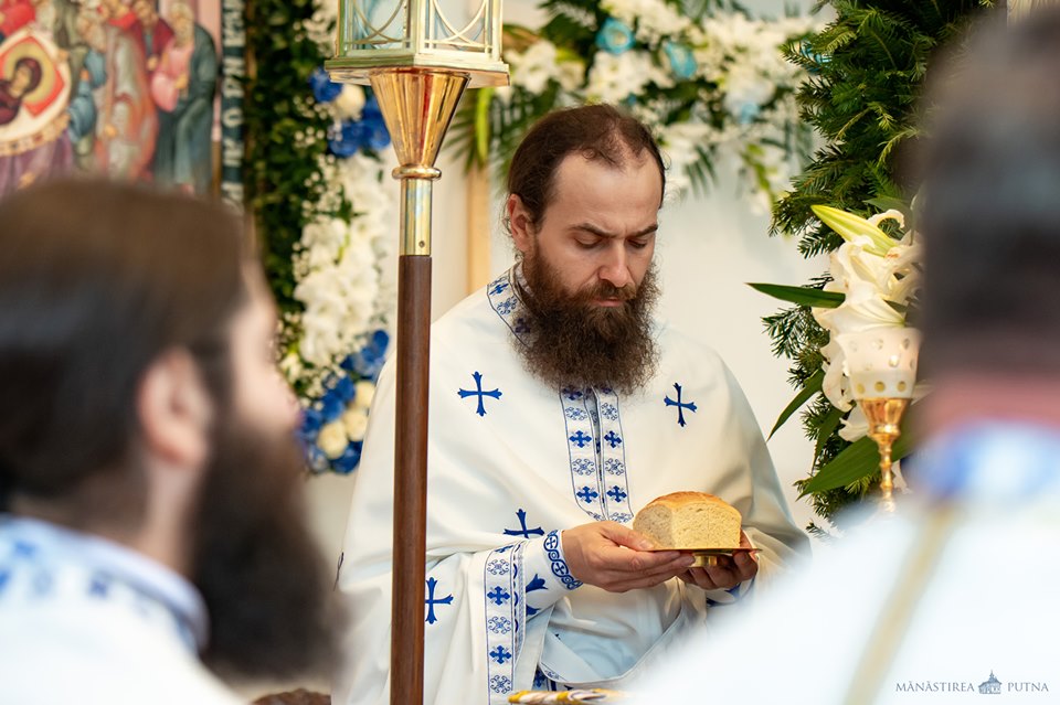 Hramul cel mare al Putnei: „O numim Maica Domnului și avem credință că este și Maica noastră a tuturor”