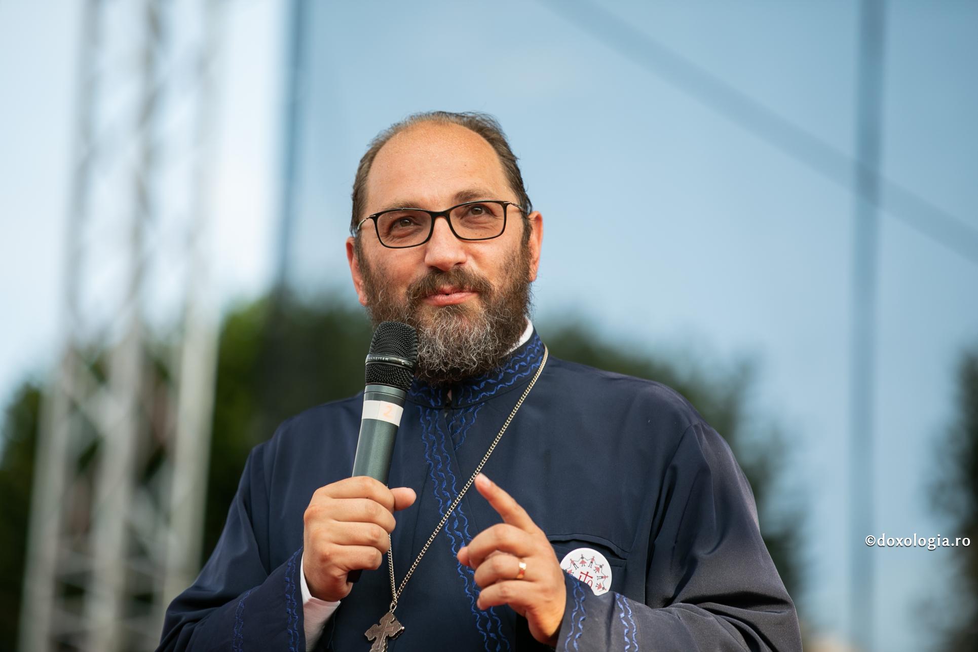 Pr. Constantin Necula: „Știți prin ce e aurită, de fapt, Catedrala Națională? Prin tandrețea deosebită a oamenilor care au atins piatra și au făcut ca ea să fie vie”