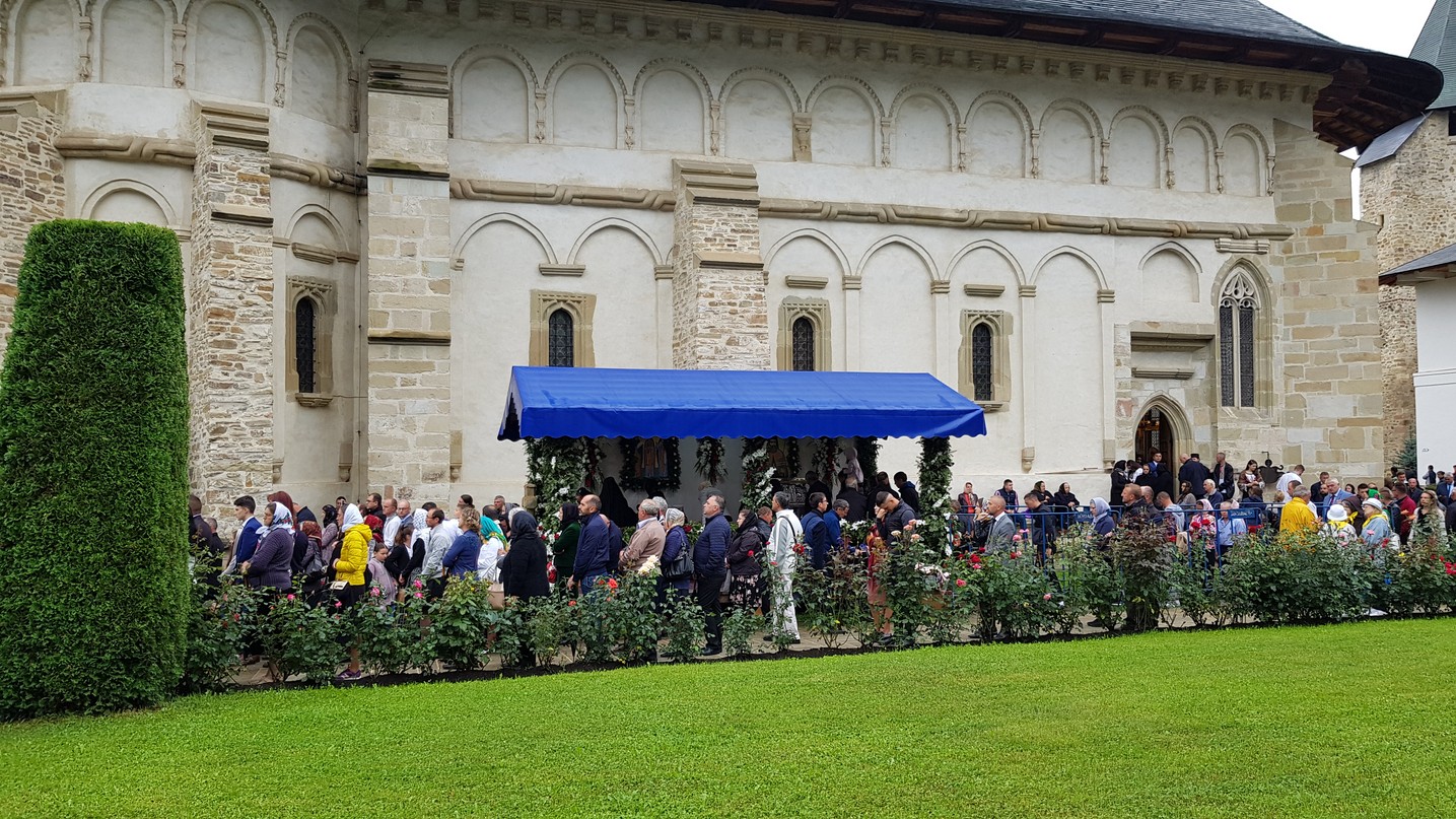 Hramul cel mare al Putnei: „O numim Maica Domnului și avem credință că este și Maica noastră a tuturor”