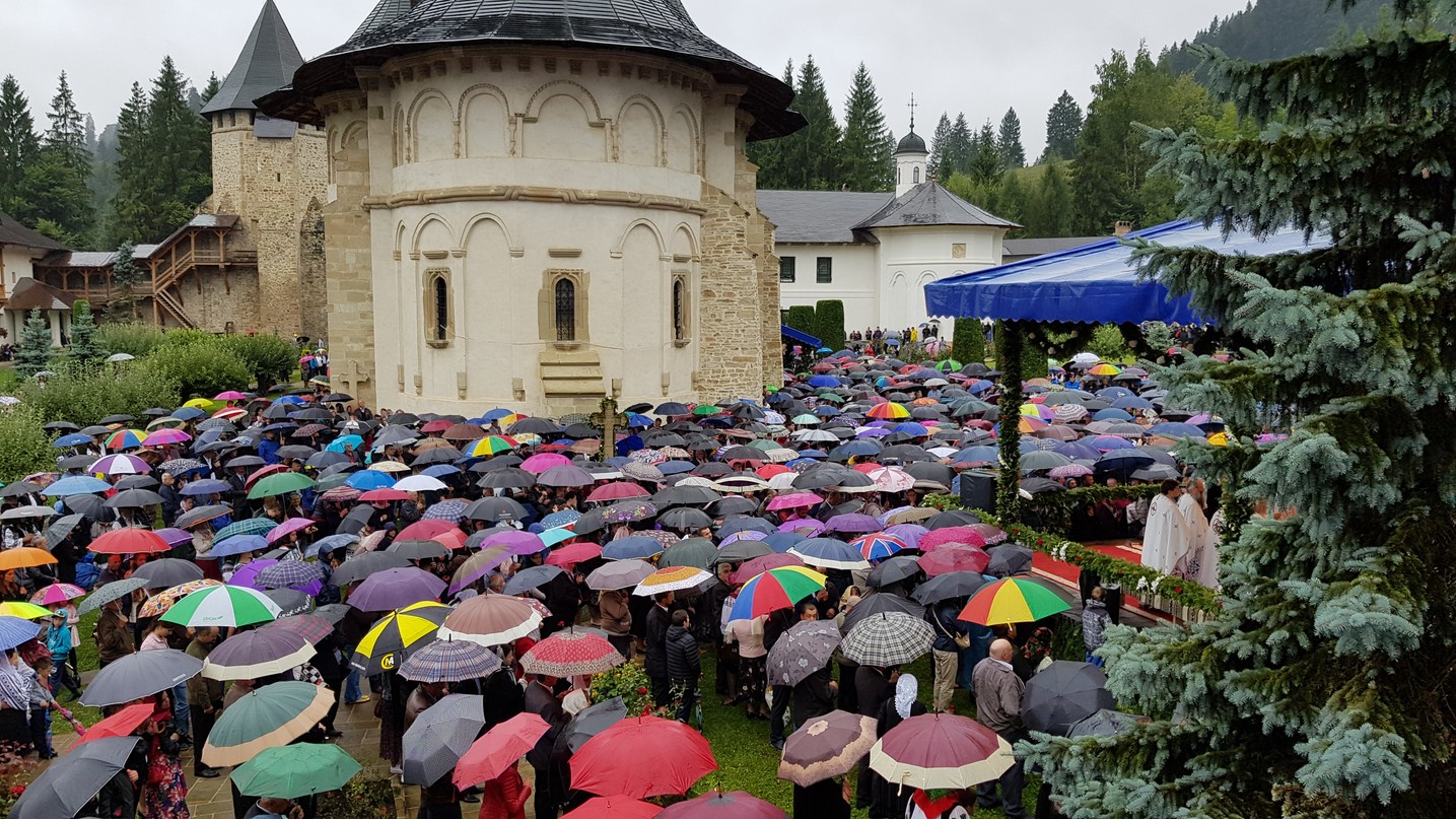 Hramul cel mare al Putnei: „O numim Maica Domnului și avem credință că este și Maica noastră a tuturor”