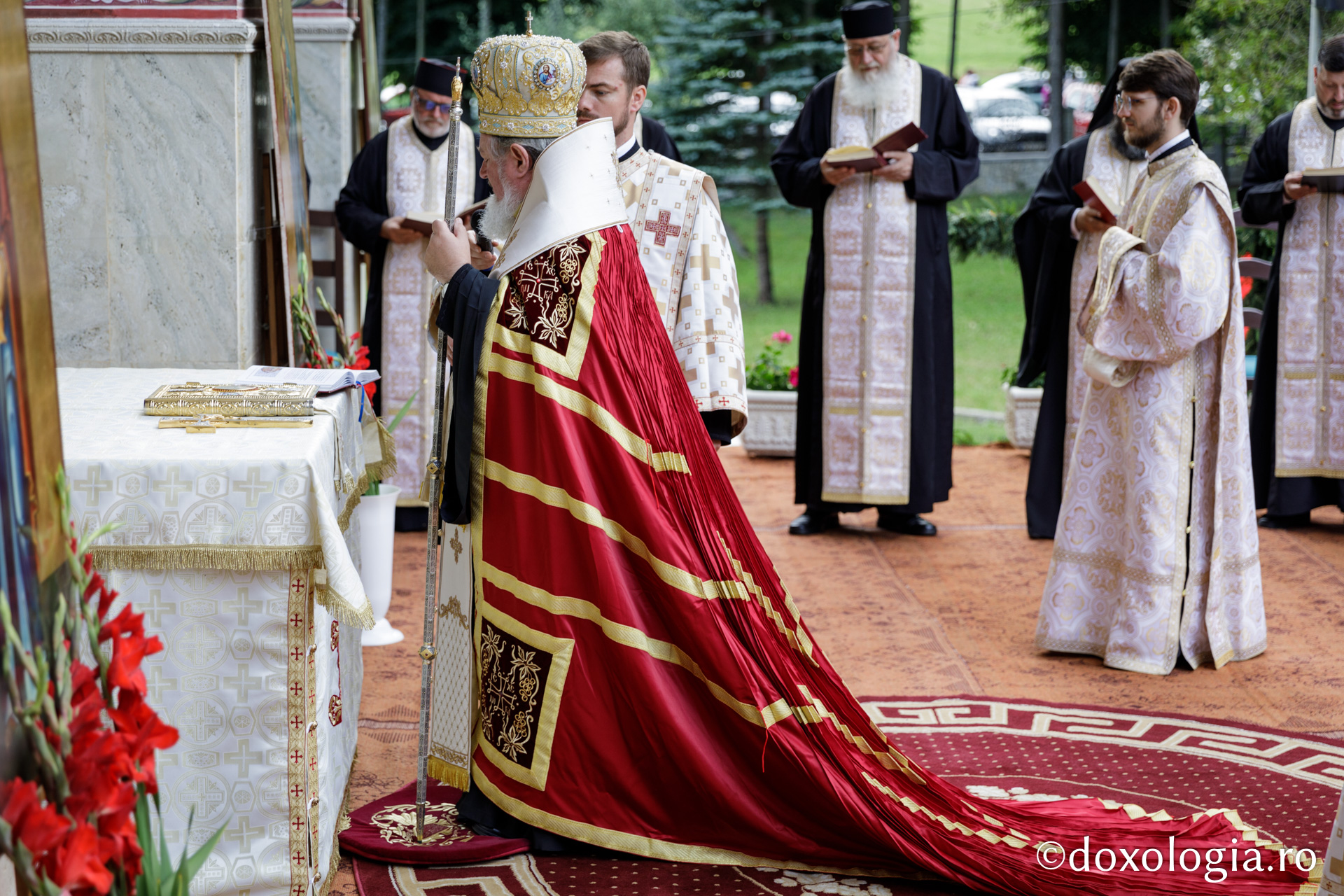 Slujba Privegherii / foto: Oana Nechifor Sărbătoarea Sfântului Ioan Iacob la Seminarul Teologic de la Mănăstirea Neamț – au început sărbătorile Sfinților Nemțeni