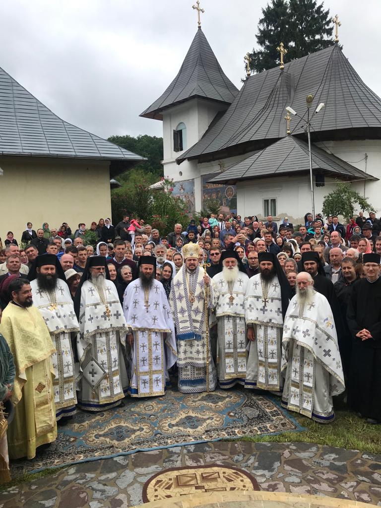 „Maica Domnului este maica noastră, a tuturor!” – PS Veniamin la hramul Mănăstirii Cozancea