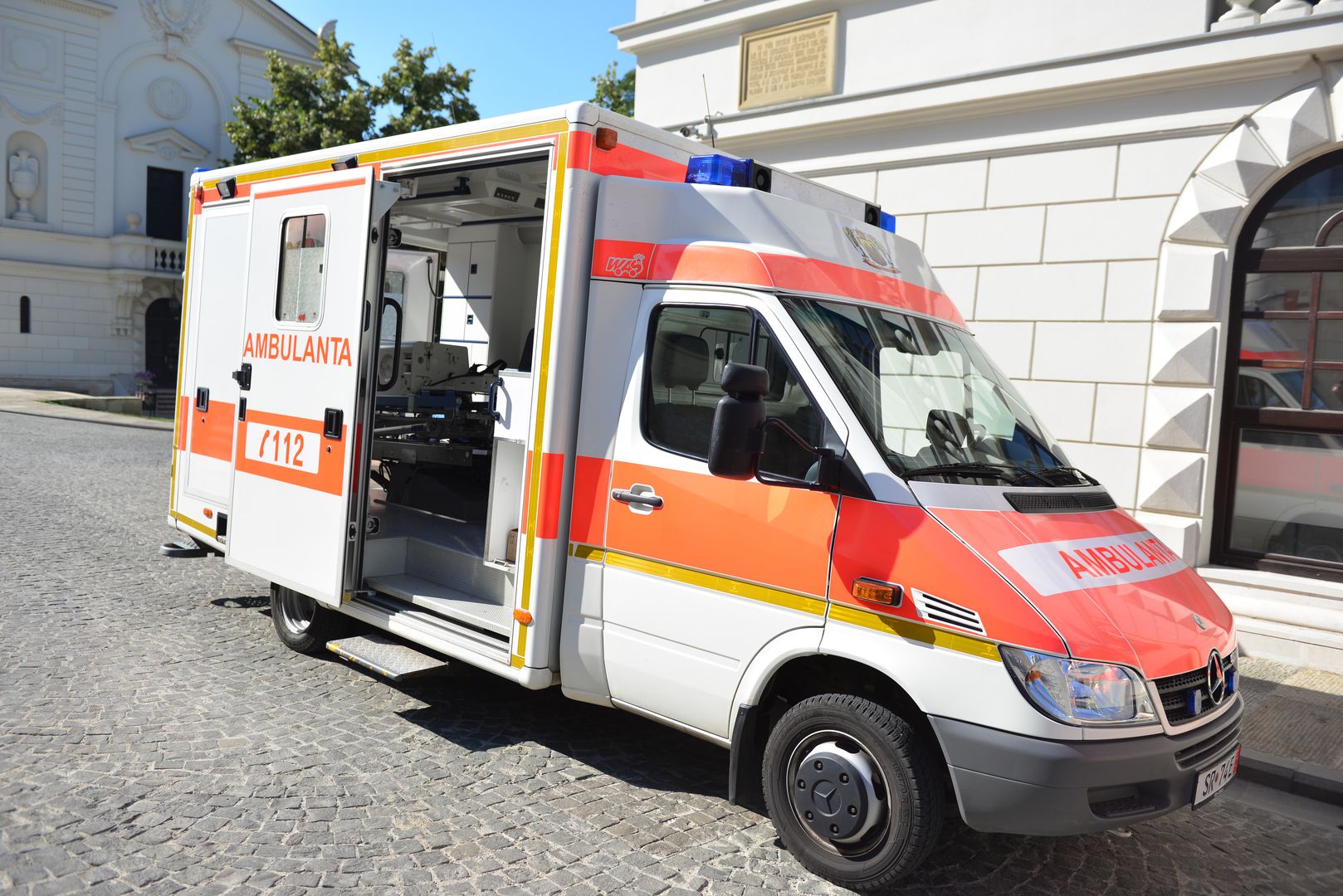 Fundația medicală Providența Iași a primit două ambulanțe de la Crucea Roșie din Bavaria