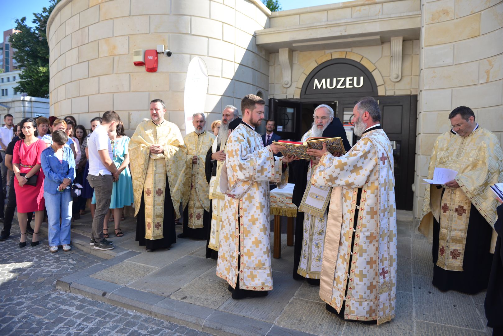 Fundația medicală Providența Iași a primit două ambulanțe de la Crucea Roșie din Bavaria