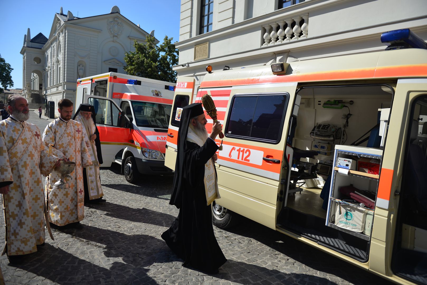 Fundația medicală Providența Iași a primit două ambulanțe de la Crucea Roșie din Bavaria
