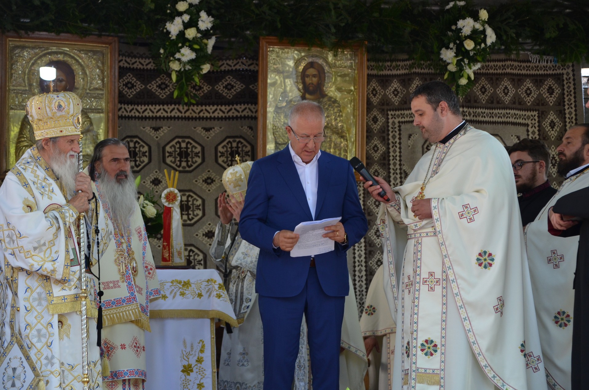 IPS Arhiepiscop Pimen, la împlinirea a 90 de ani: „Sunt copilul răsfățat al bucovinenilor!”