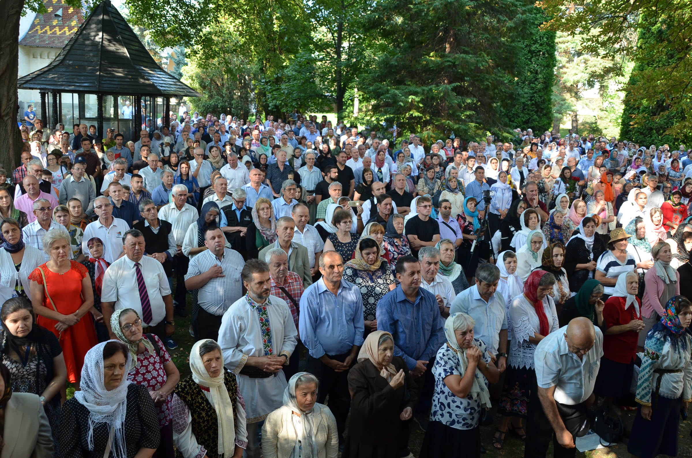 IPS Arhiepiscop Pimen, la împlinirea a 90 de ani: „Sunt copilul răsfățat al bucovinenilor!”