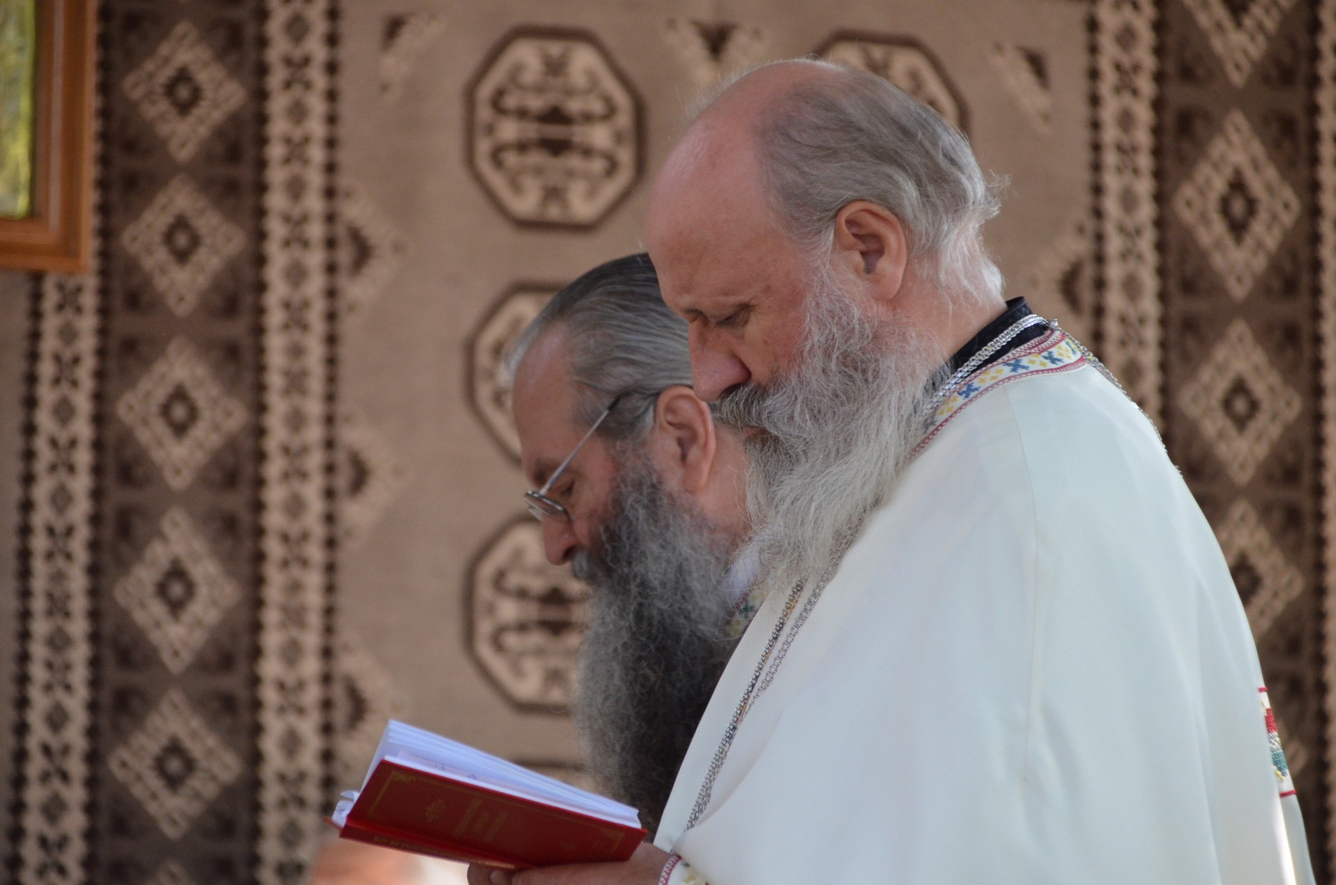 IPS Arhiepiscop Pimen, la împlinirea a 90 de ani: „Sunt copilul răsfățat al bucovinenilor!”