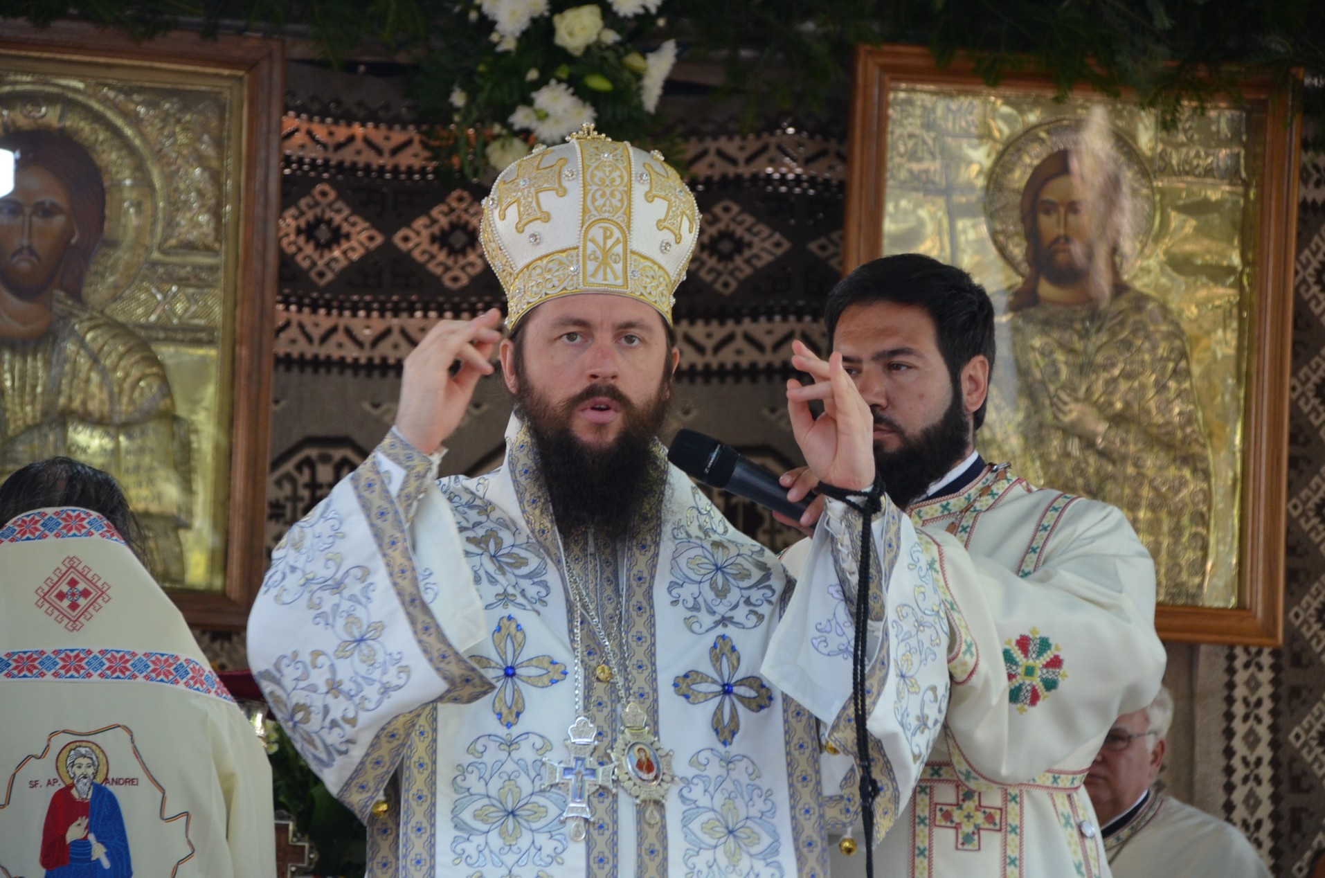 IPS Arhiepiscop Pimen, la împlinirea a 90 de ani: „Sunt copilul răsfățat al bucovinenilor!”