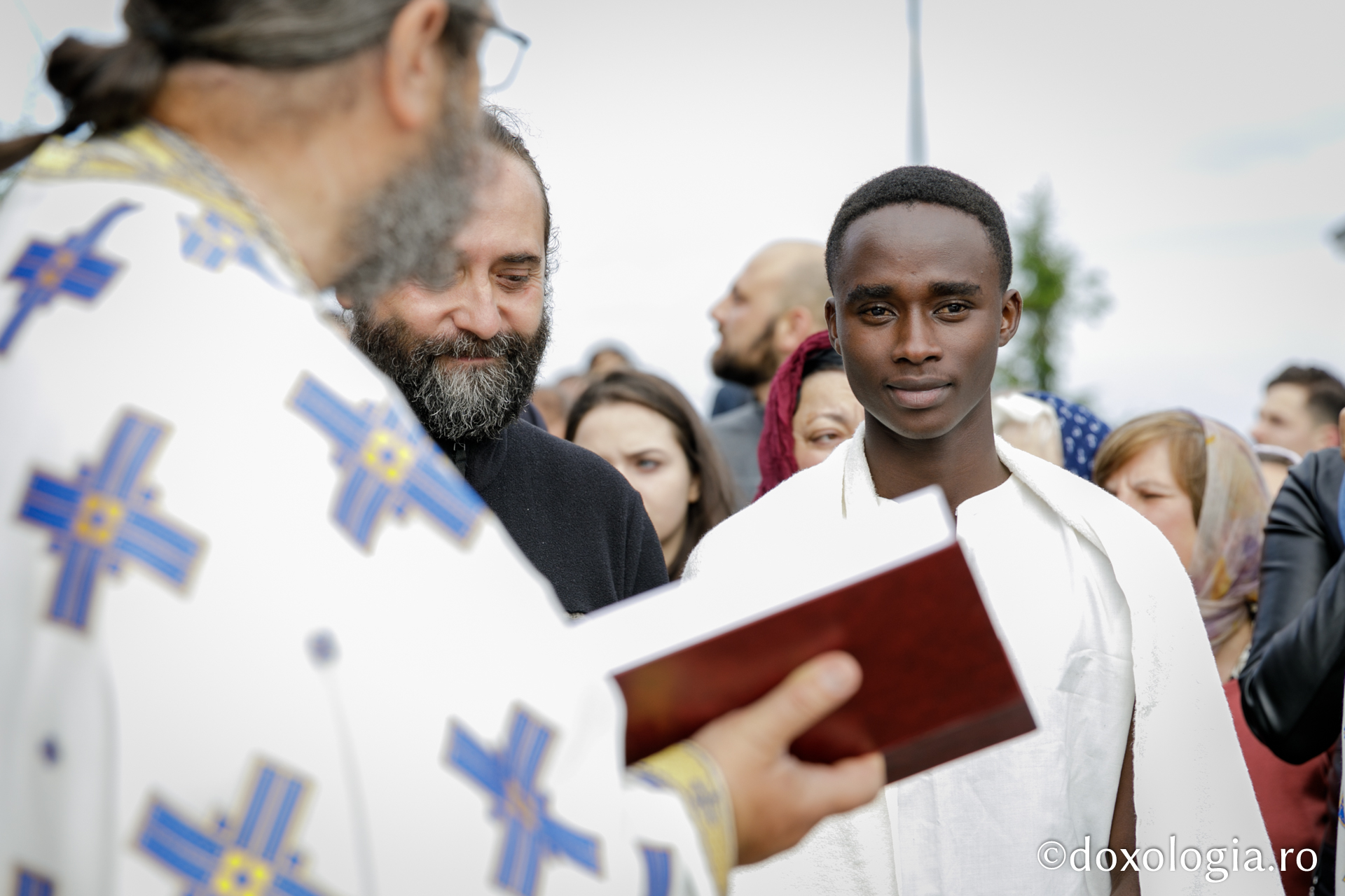 Un tânăr din Rwanda – Africa a primit Taina Botezului pe Muntele Ceahlău