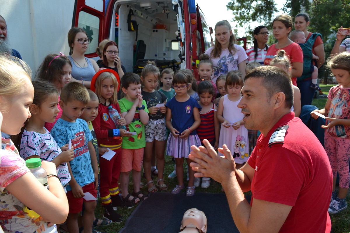 Copiii din Botoşani, învăţaţi cum să-şi salveze viaţa în caz de incendiu