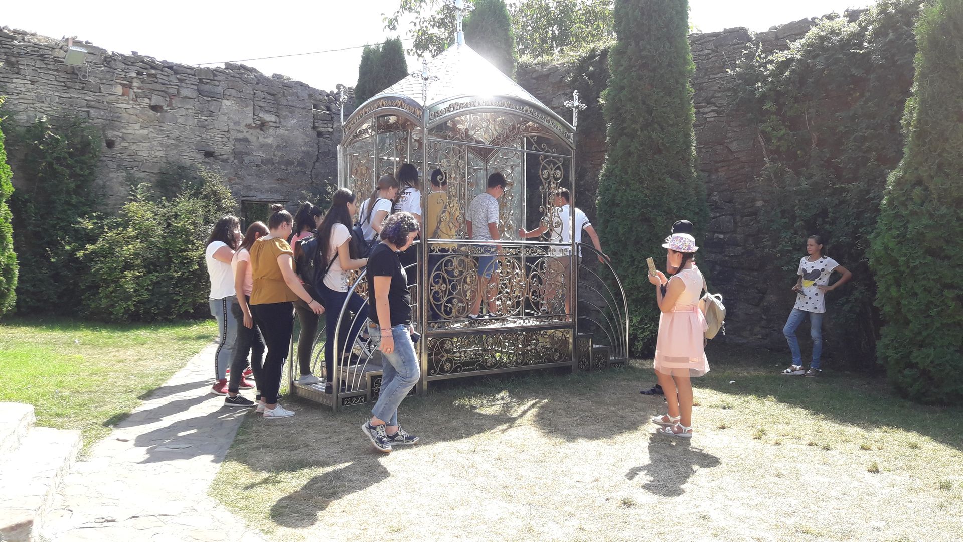 Pelerinaj al copiilor din Parohia Tomești I la mănăstirile din împrejurimile Iașului