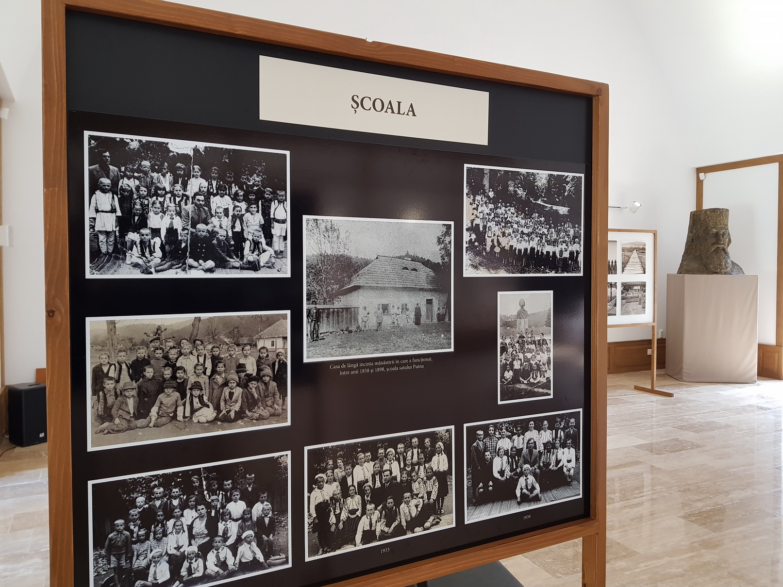 Expoziția „Satul bucovinean” s-a deschis la Mănăstirea Putna