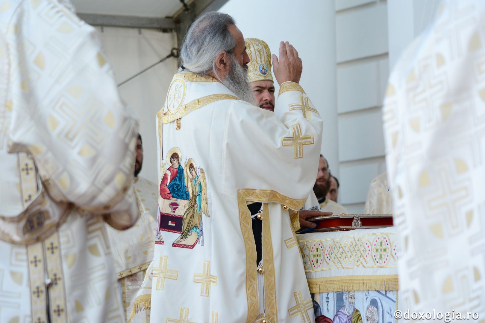 ITOM 2019 - Sfânta Liturghie la Catedrala Mitropolitană din Iași. IPS Teofan: „Este cea mai bună investiție pentru că aici câștigi o viață frumoasă, liberă, demnă, care merită a fi trăită, și dincolo dobândești și veșnicia”