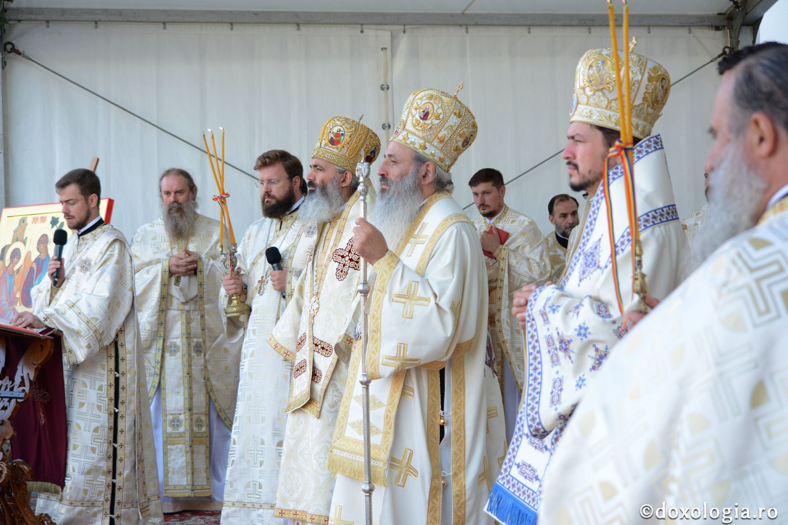 ITOM 2019 - Sfânta Liturghie la Catedrala Mitropolitană din Iași. IPS Teofan: „Este cea mai bună investiție pentru că aici câștigi o viață frumoasă, liberă, demnă, care merită a fi trăită, și dincolo dobândești și veșnicia”