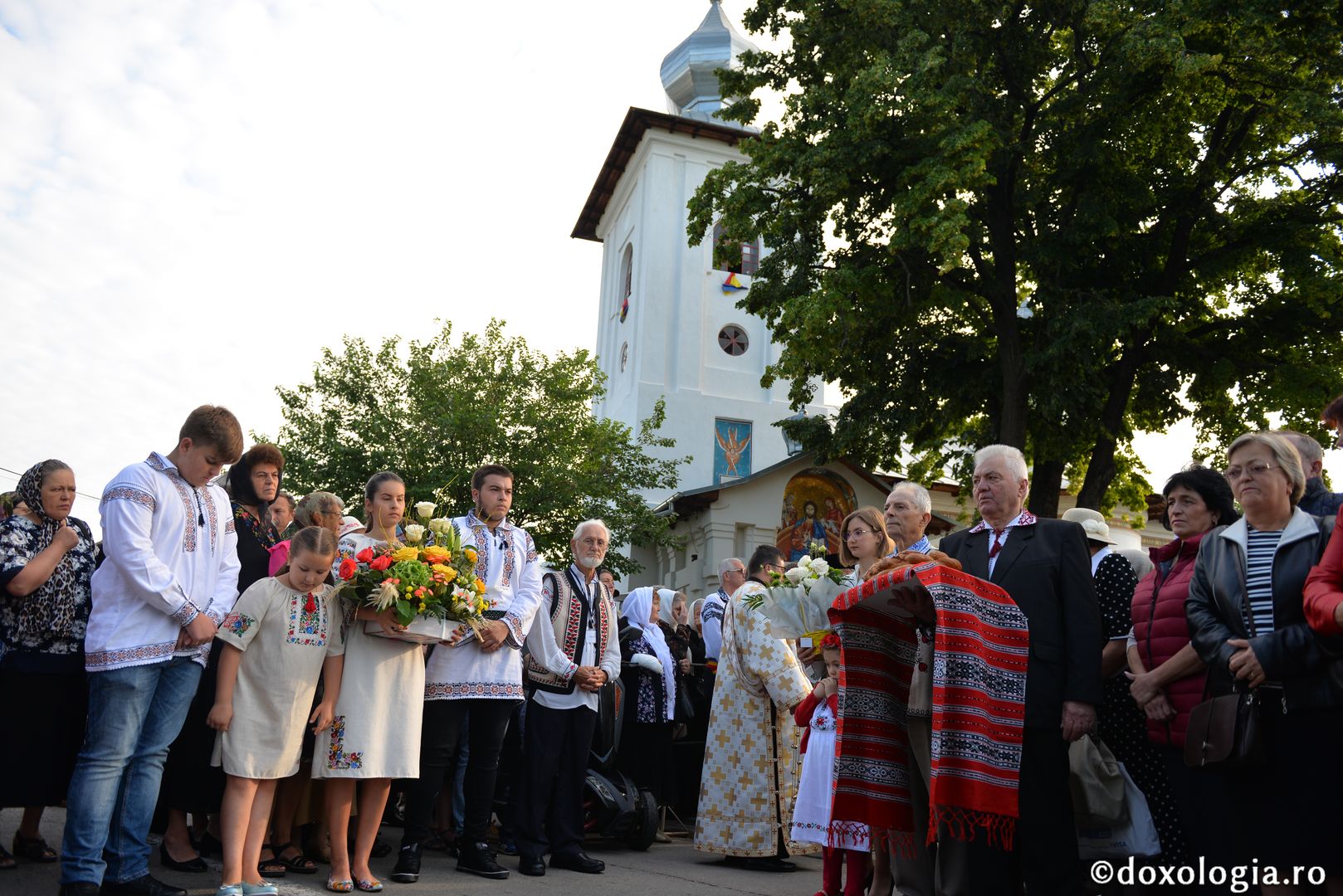 foto: Bogdan Bulgariu Biserica „Sfântul Ierarh Nicolae” din municipiul Botoșani a primit veșmântul resfințirii