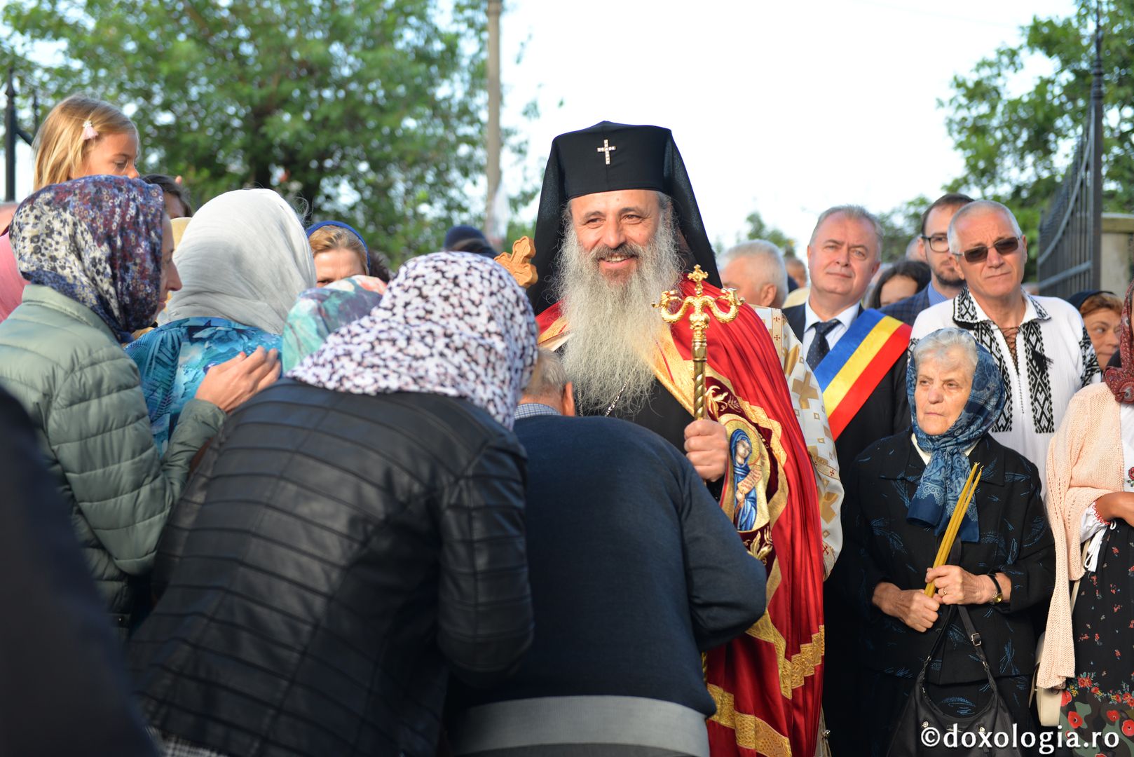 foto: Bogdan Bulgariu Biserica „Sfântul Ierarh Nicolae” din municipiul Botoșani a primit veșmântul resfințirii