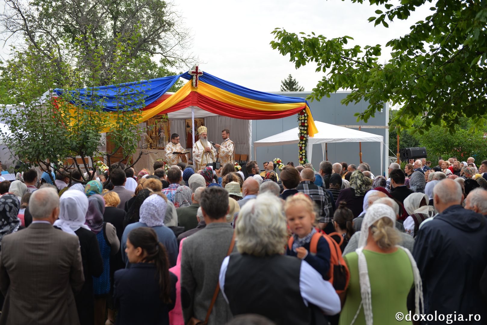 foto: Bogdan Bulgariu Biserica „Sfântul Ierarh Nicolae” din municipiul Botoșani a primit veșmântul resfințirii