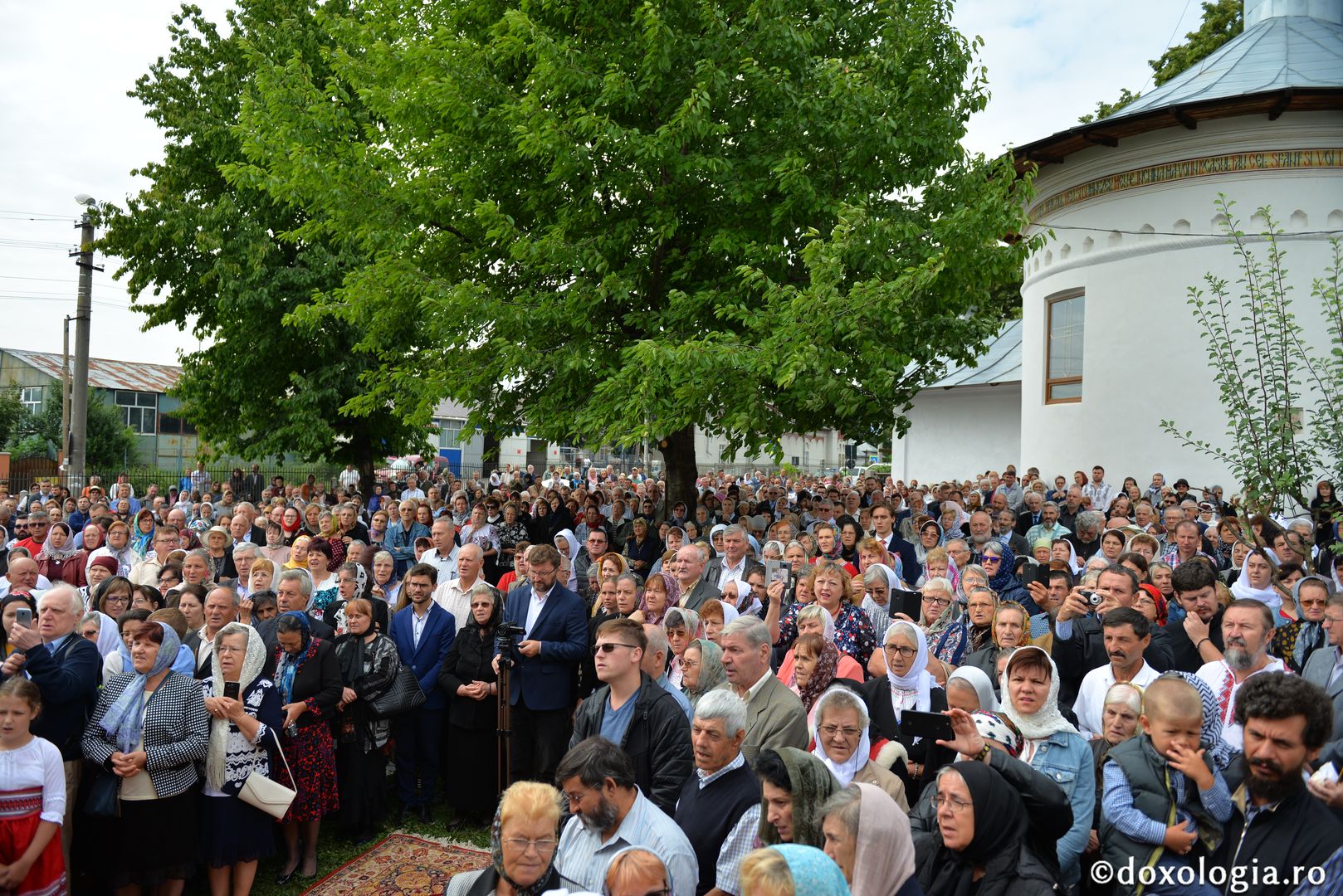 foto: Bogdan Bulgariu Biserica „Sfântul Ierarh Nicolae” din municipiul Botoșani a primit veșmântul resfințirii