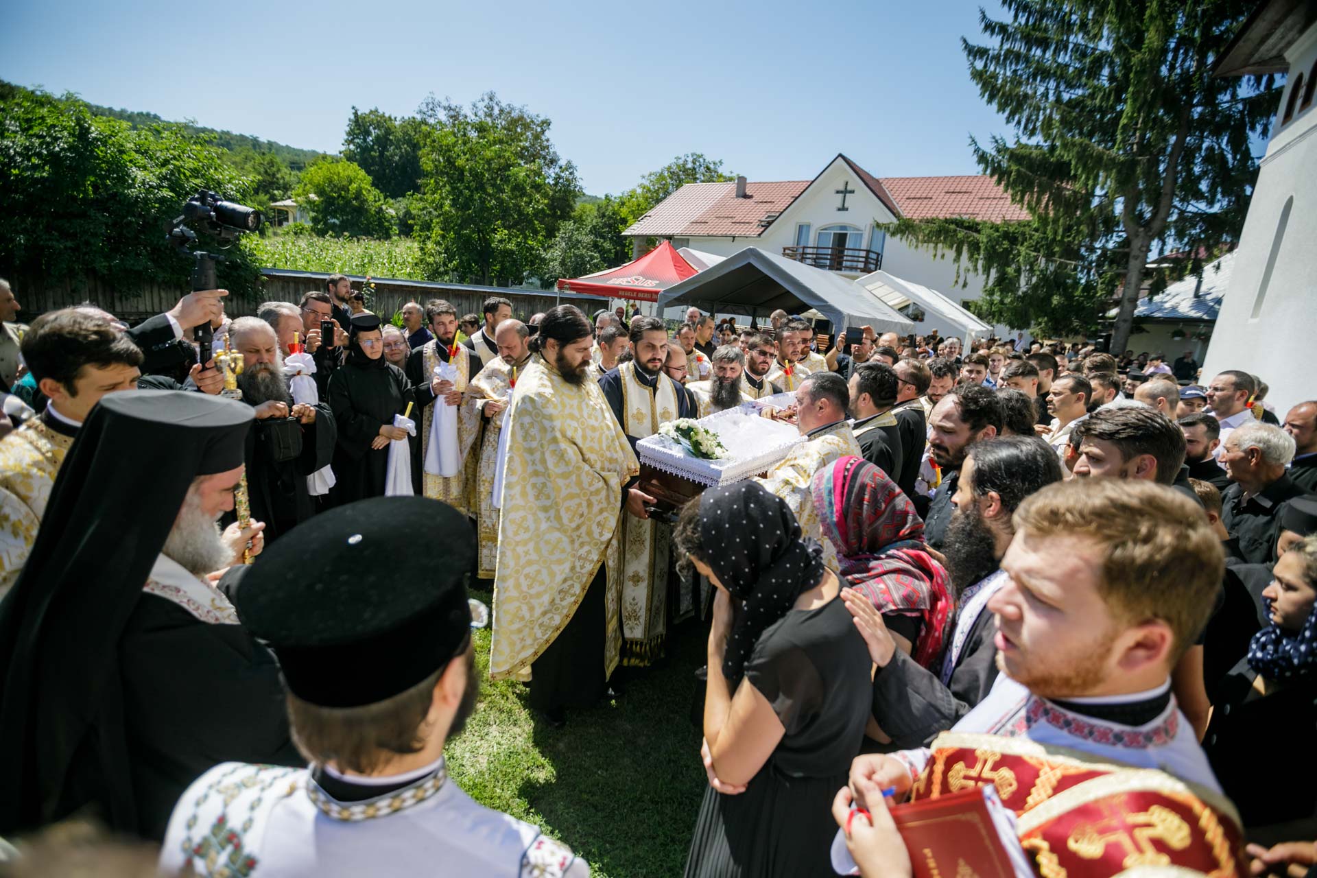 Părintele Marius Gabriel Bărăscu a fost înmormântat
