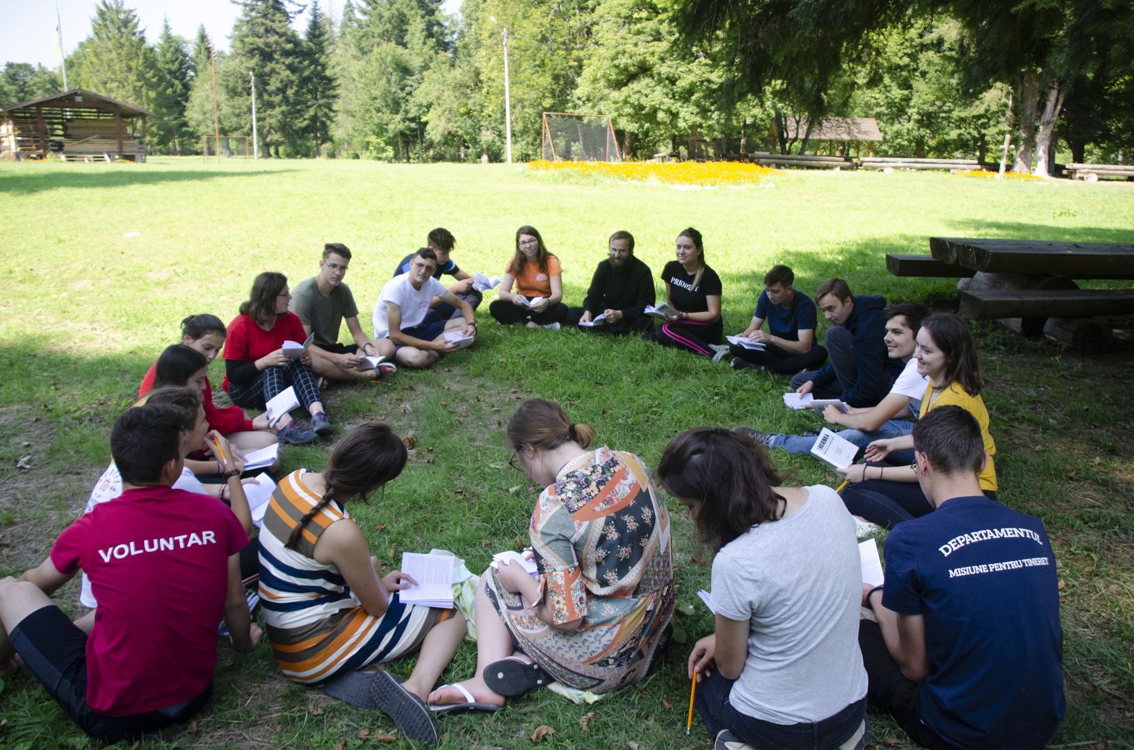 Clipe de bucurie pentru voluntarii Taberei Nemțișor