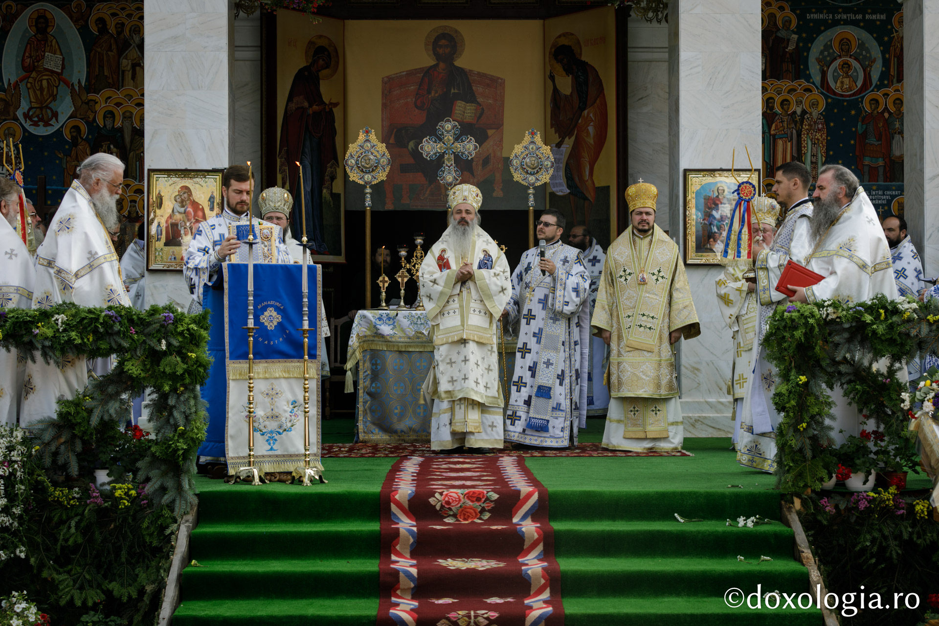 Sărbătoarea Sfintei Teodora de la Sihla la Mănăstirea Sihăstria: 4 ierarhi ai Bisericii noastre au oficiat Sfânta Liturghie