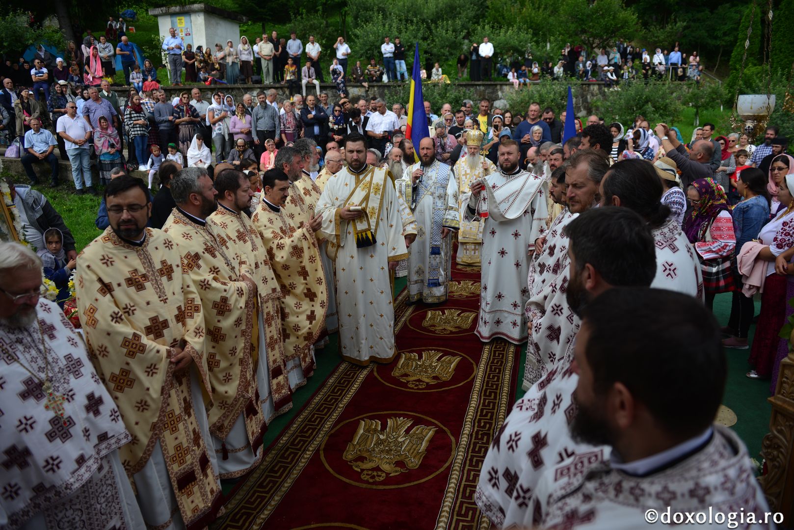 Părintele Mitropolit Serafim la Mănăstirea Sihla: „Pentru că a făcut această asceză, Sfânta Teodora a biruit firea ei pământească”