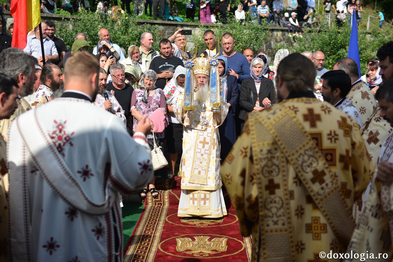 Părintele Mitropolit Serafim la Mănăstirea Sihla: „Pentru că a făcut această asceză, Sfânta Teodora a biruit firea ei pământească”