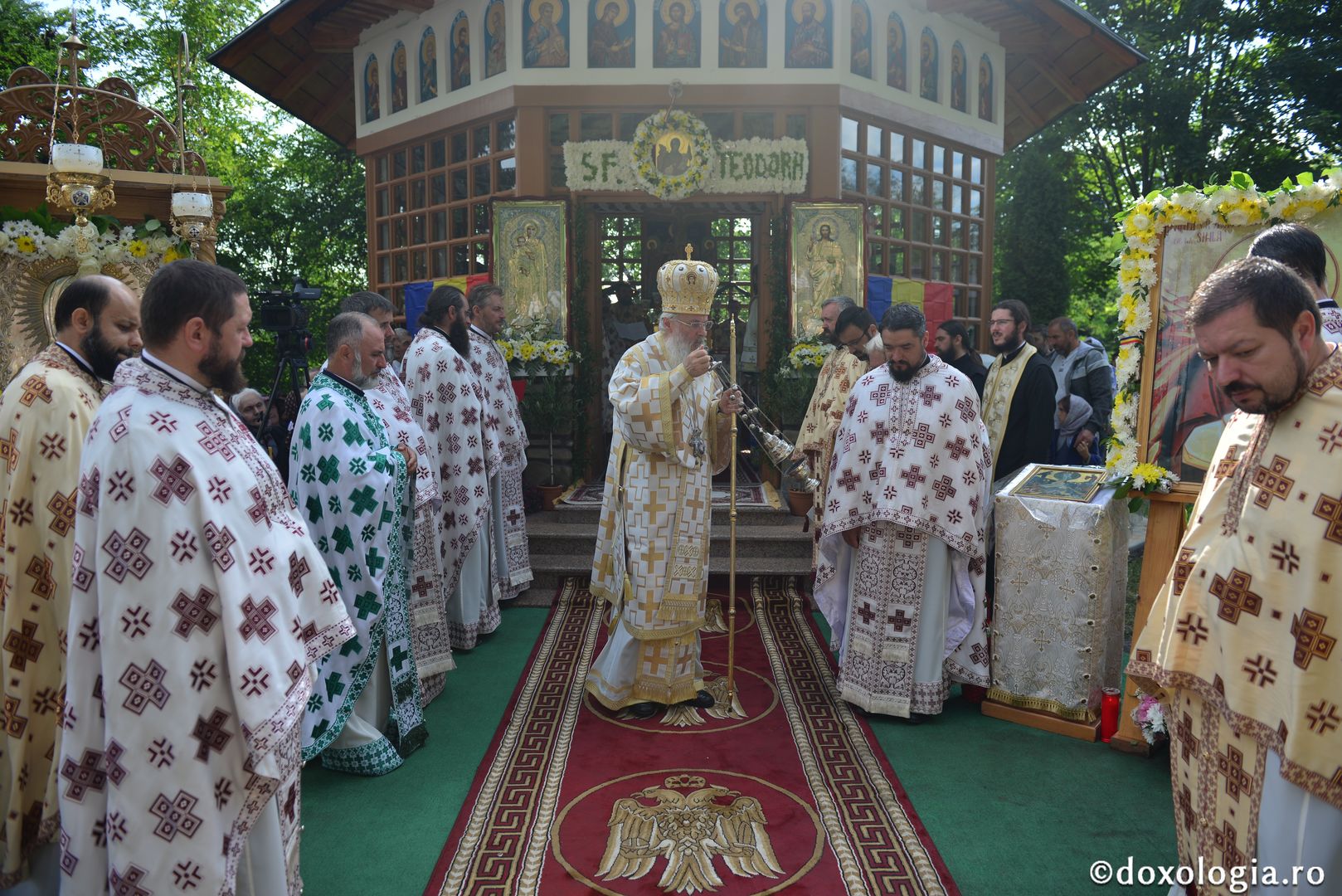 Părintele Mitropolit Serafim la Mănăstirea Sihla: „Pentru că a făcut această asceză, Sfânta Teodora a biruit firea ei pământească”