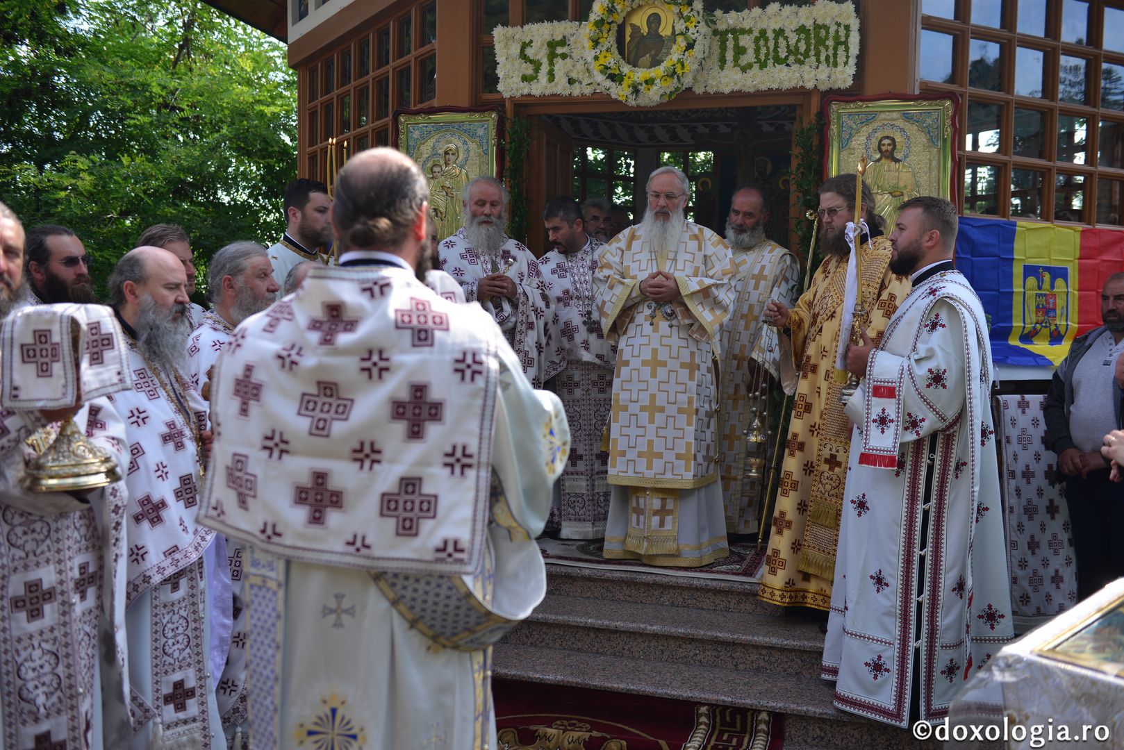 Părintele Mitropolit Serafim la Mănăstirea Sihla: „Pentru că a făcut această asceză, Sfânta Teodora a biruit firea ei pământească”