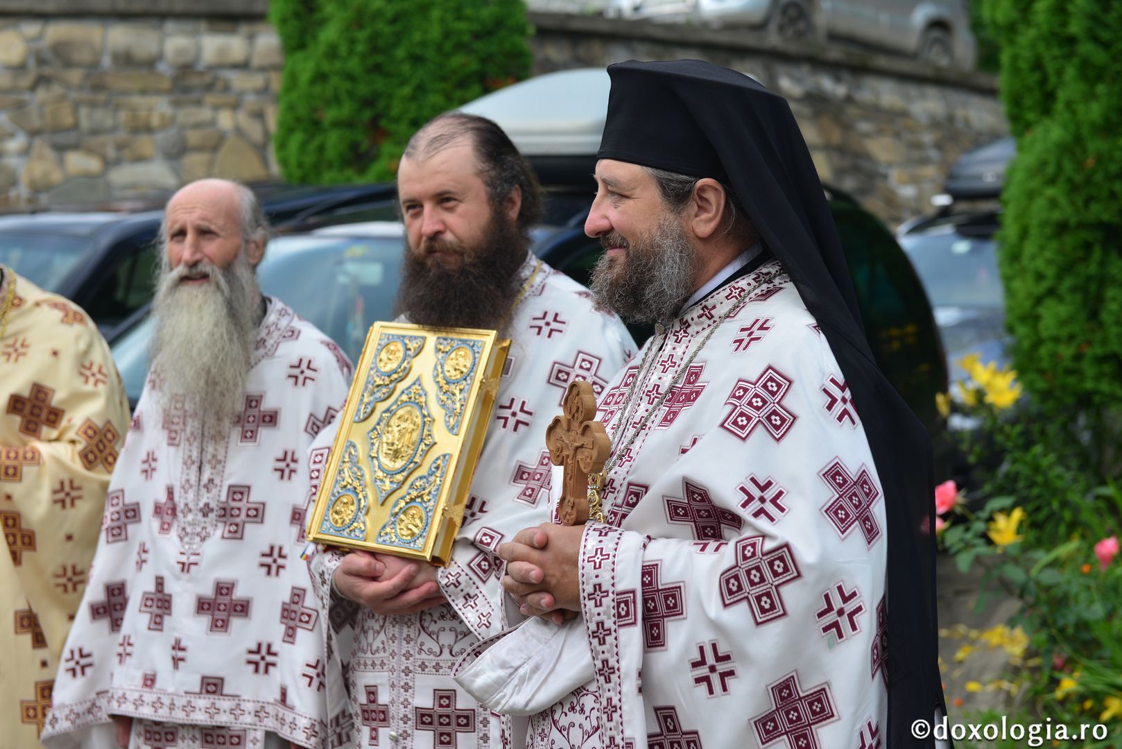 Părintele Mitropolit Serafim la Mănăstirea Sihla: „Pentru că a făcut această asceză, Sfânta Teodora a biruit firea ei pământească”