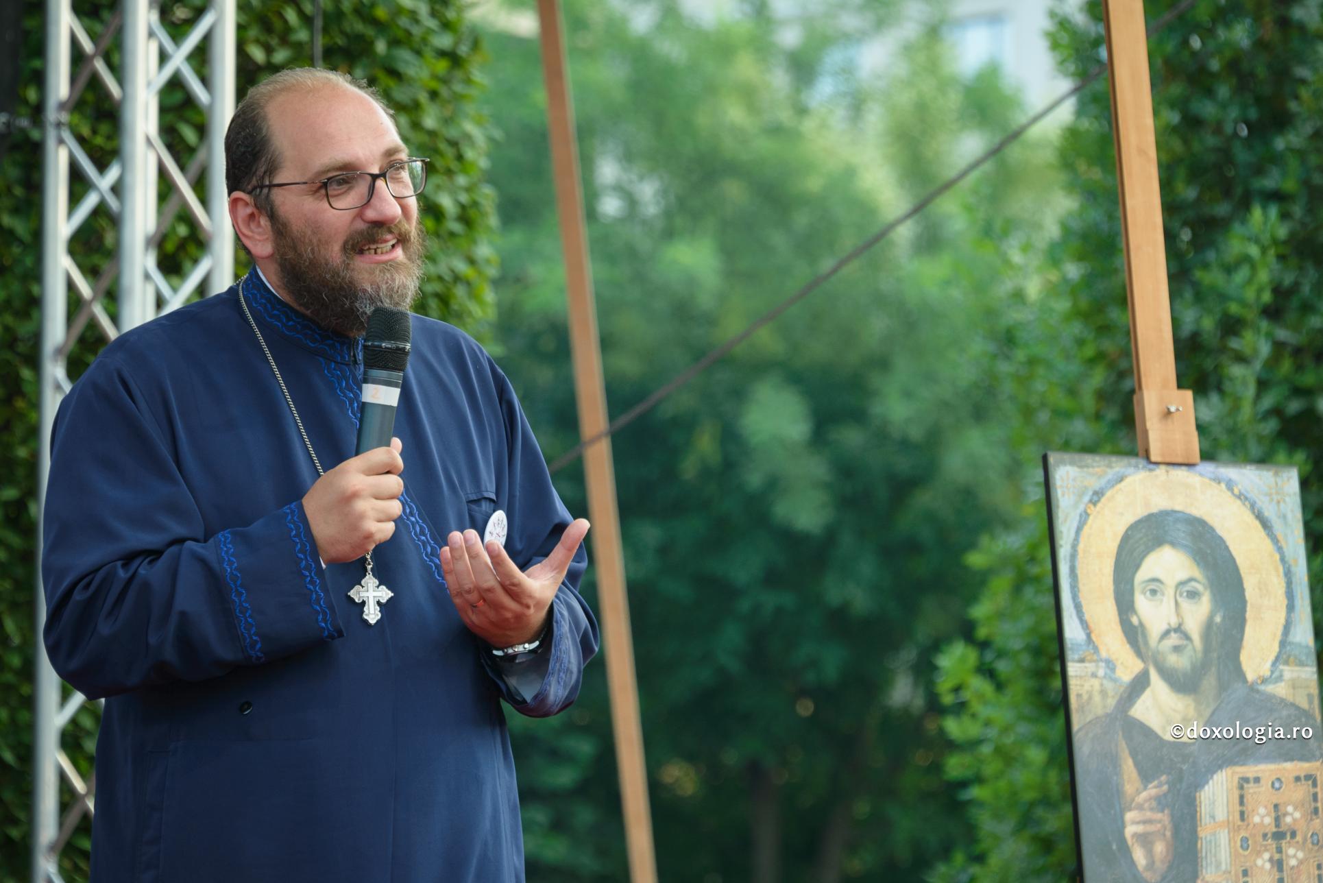 Pr. Constantin Necula: „Știți prin ce e aurită, de fapt, Catedrala Națională? Prin tandrețea deosebită a oamenilor care au atins piatra și au făcut ca ea să fie vie”