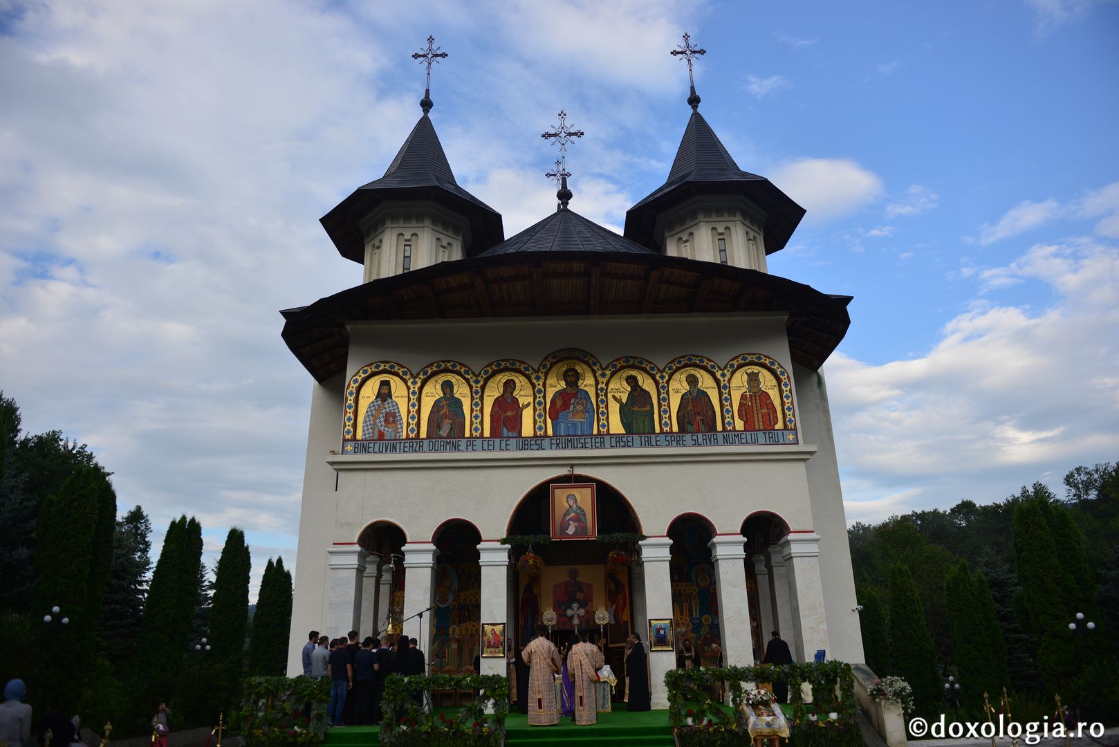 Sărbătoarea Sfintei Teodora de la Sihla la Mănăstirea Sihăstria: 4 ierarhi ai Bisericii noastre au oficiat Sfânta Liturghie