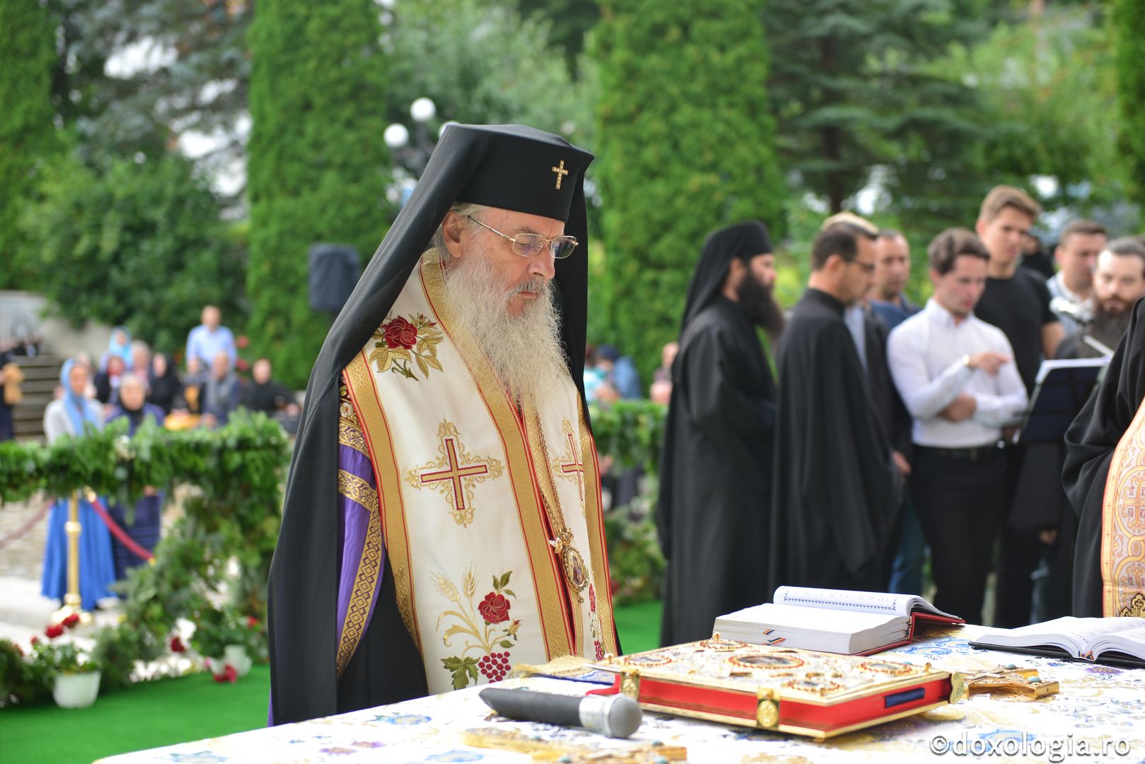 Sărbătoarea Sfintei Teodora de la Sihla la Mănăstirea Sihăstria: 4 ierarhi ai Bisericii noastre au oficiat Sfânta Liturghie