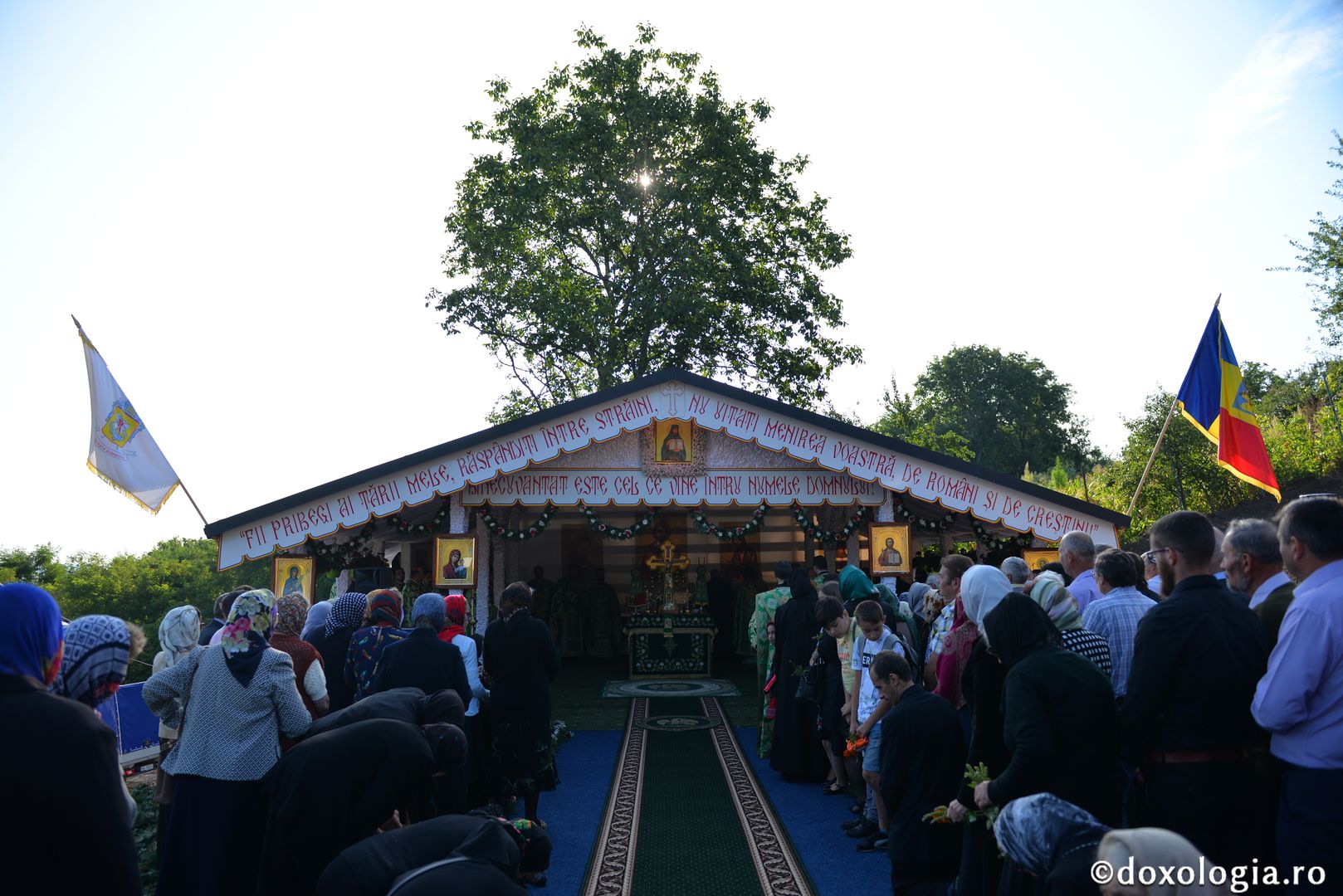 Mitropolitul Banatului a slujit la Schitul „Sfântul Ioan Iacob de la Neamț” din Crăiniceni - Horodiștea