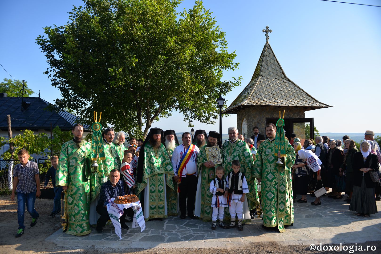 Mitropolitul Banatului a slujit la Schitul „Sfântul Ioan Iacob de la Neamț” din Crăiniceni - Horodiștea