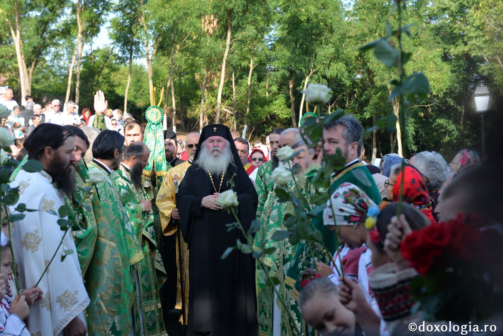 Mitropolitul Banatului a slujit la Schitul „Sfântul Ioan Iacob de la Neamț” din Crăiniceni - Horodiștea