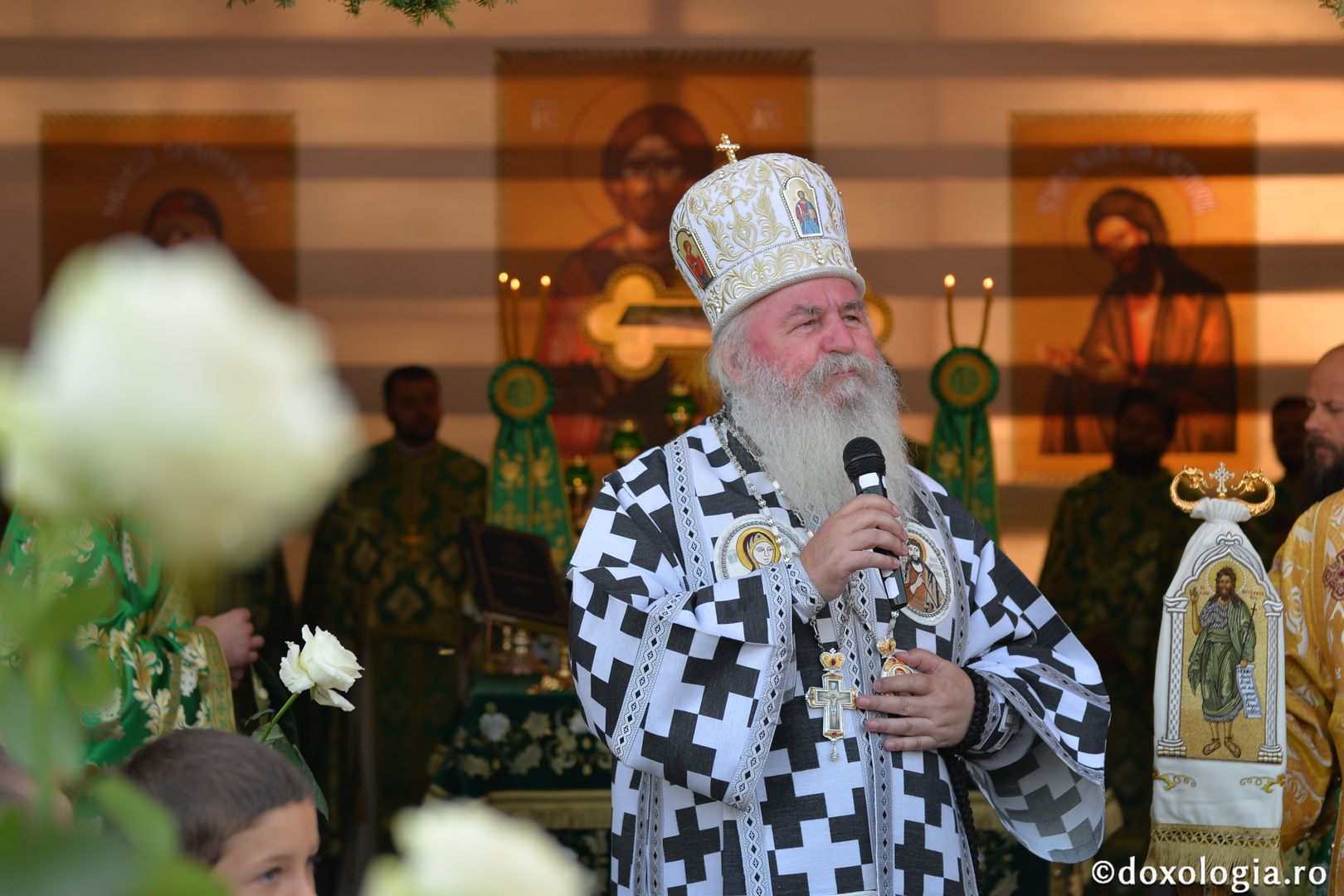 Mitropolitul Banatului a slujit la Schitul „Sfântul Ioan Iacob de la Neamț” din Crăiniceni - Horodiștea