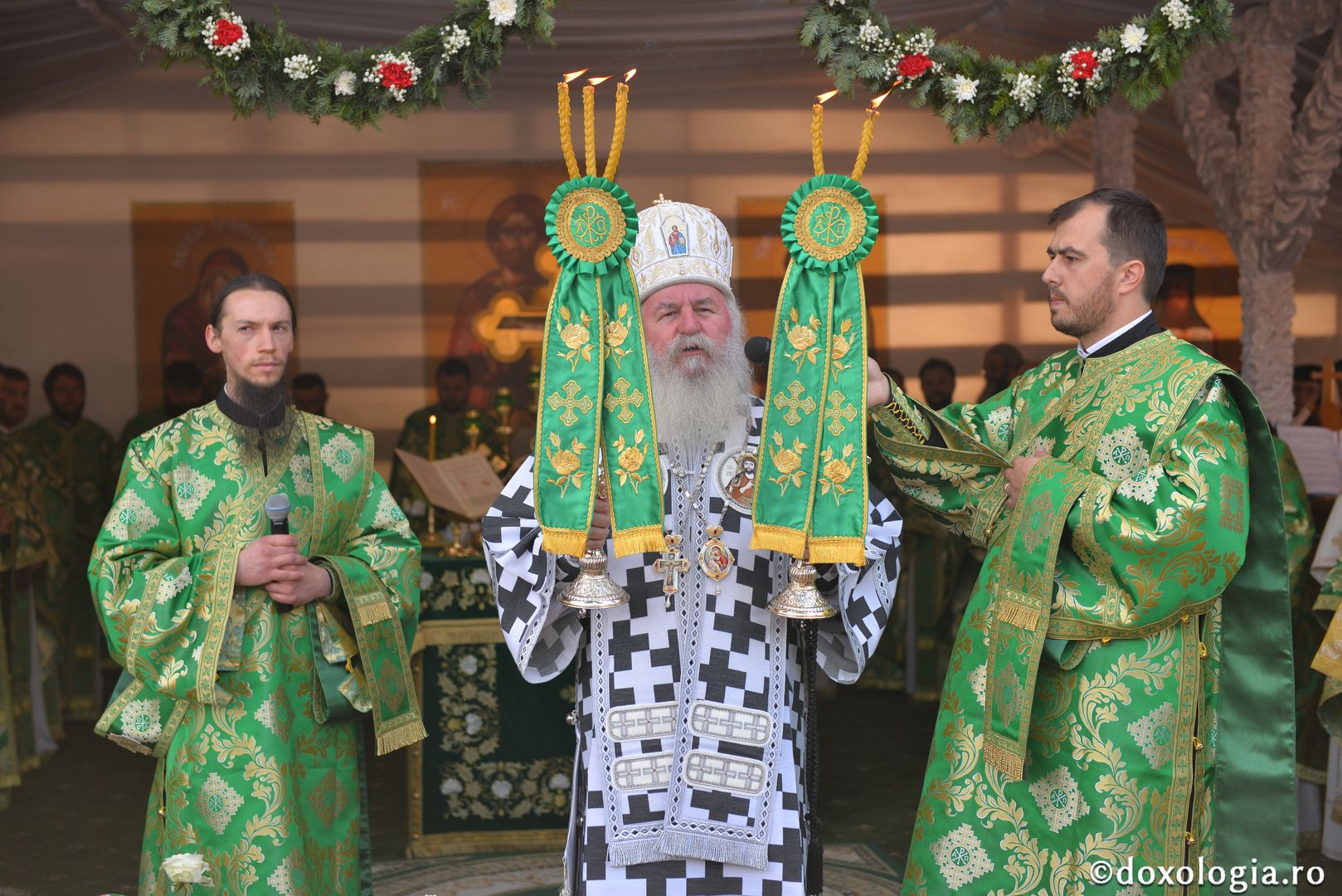 Mitropolitul Banatului a slujit la Schitul „Sfântul Ioan Iacob de la Neamț” din Crăiniceni - Horodiștea