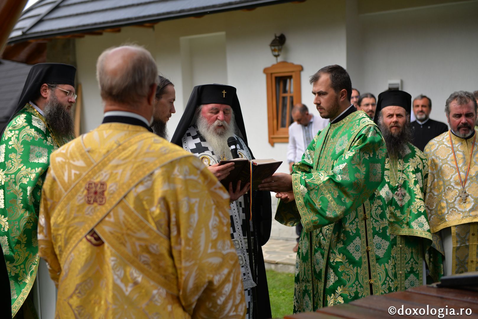Mitropolitul Banatului a slujit la Schitul „Sfântul Ioan Iacob de la Neamț” din Crăiniceni - Horodiștea